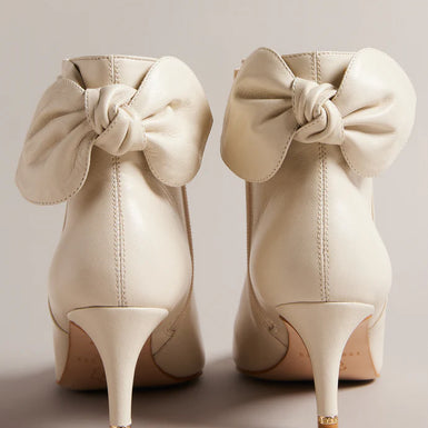 Women's Yonas Natural