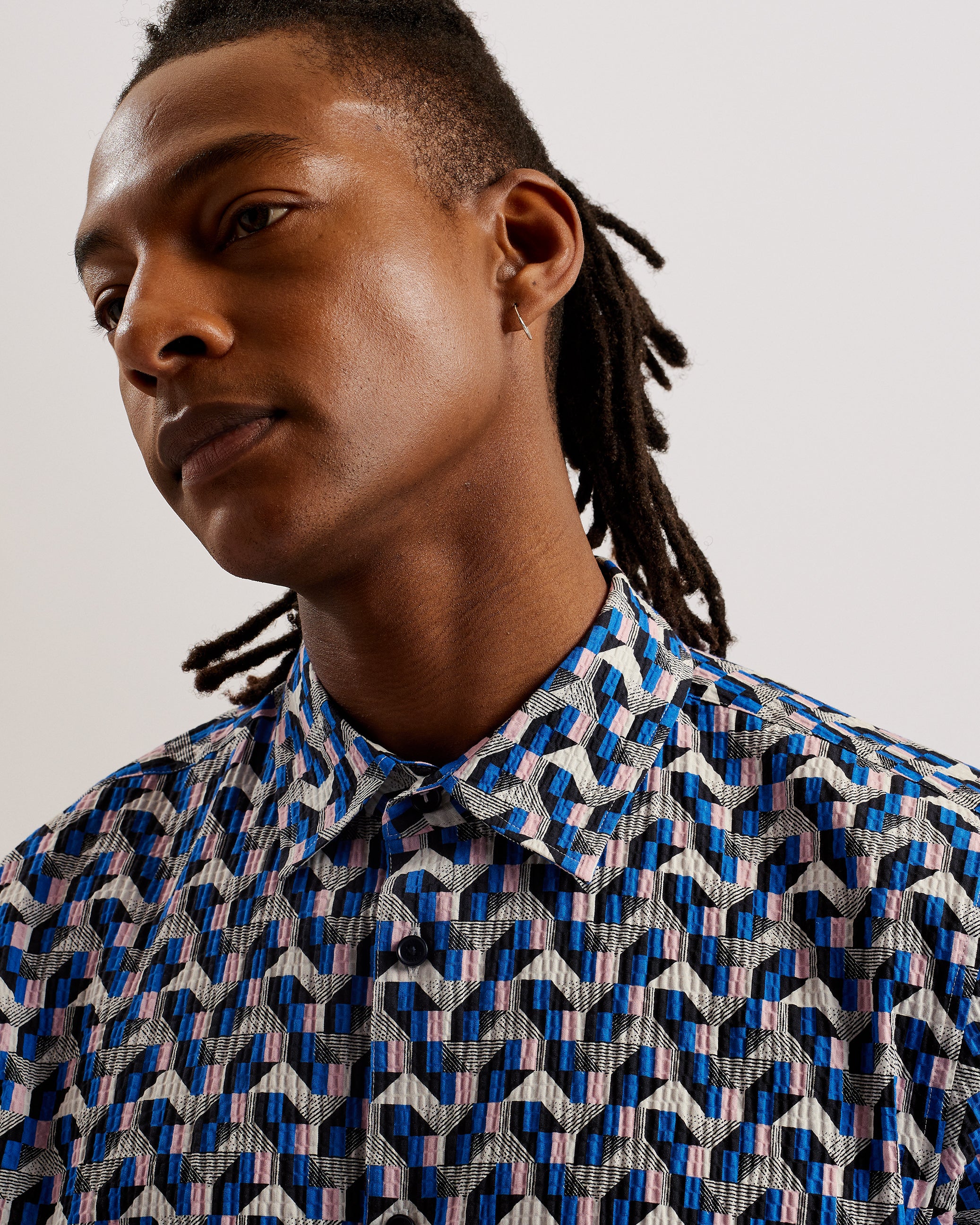 Men's Gastons-Relaxed Seersucker Geo Print Shirt Blue