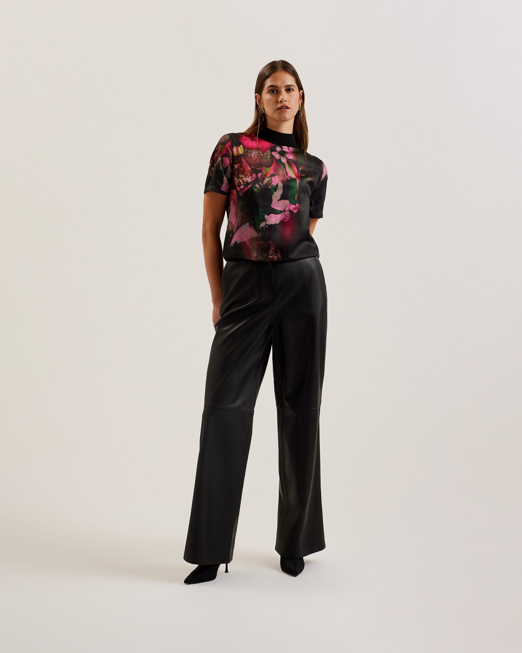 Women's Asthaa-Printed Woven Front Short Sleeve Top Black