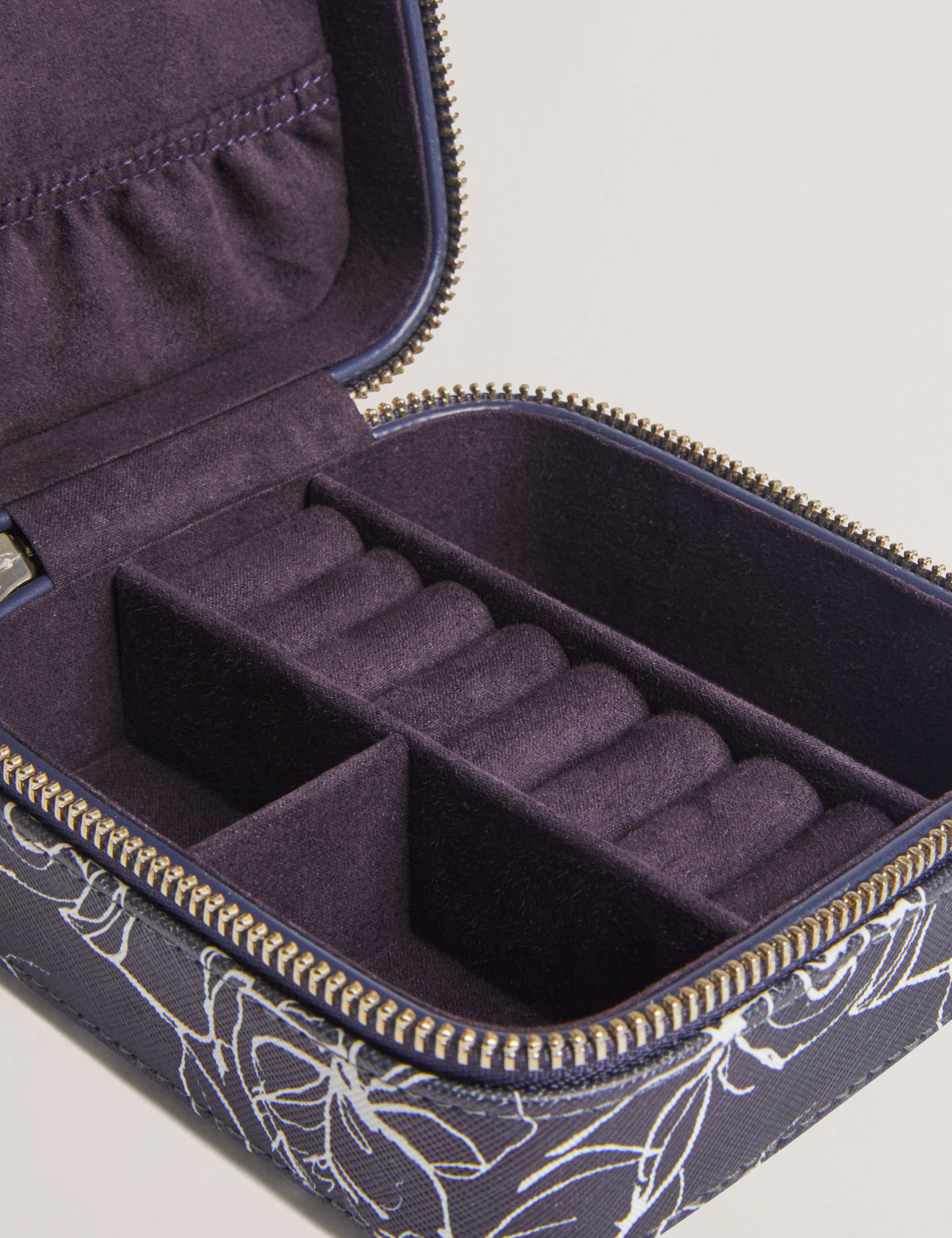 Women's CAROLLS-Linear Rose Jewellery Case