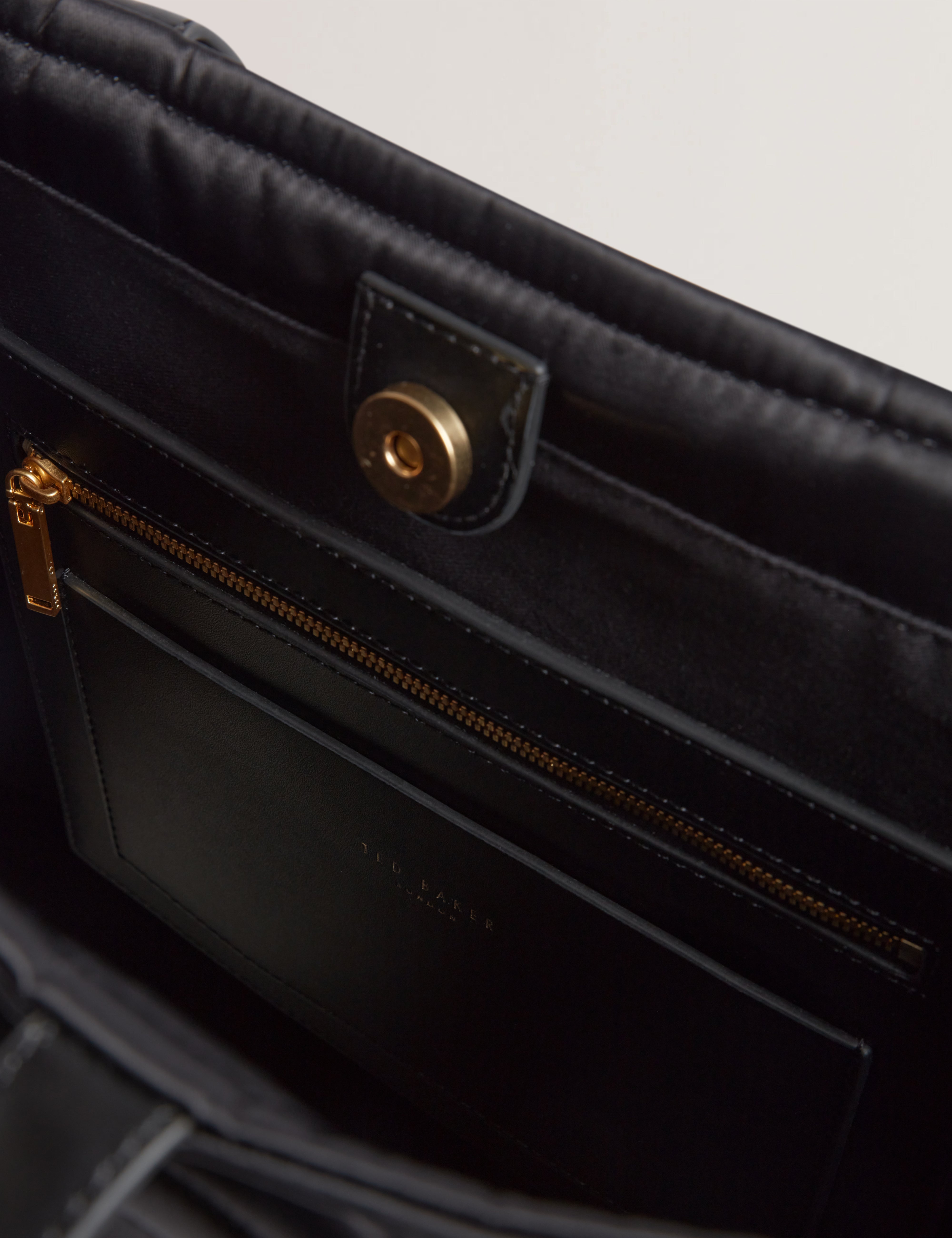 Women's HALSEA-TB Script Padded Nylon Medium Black