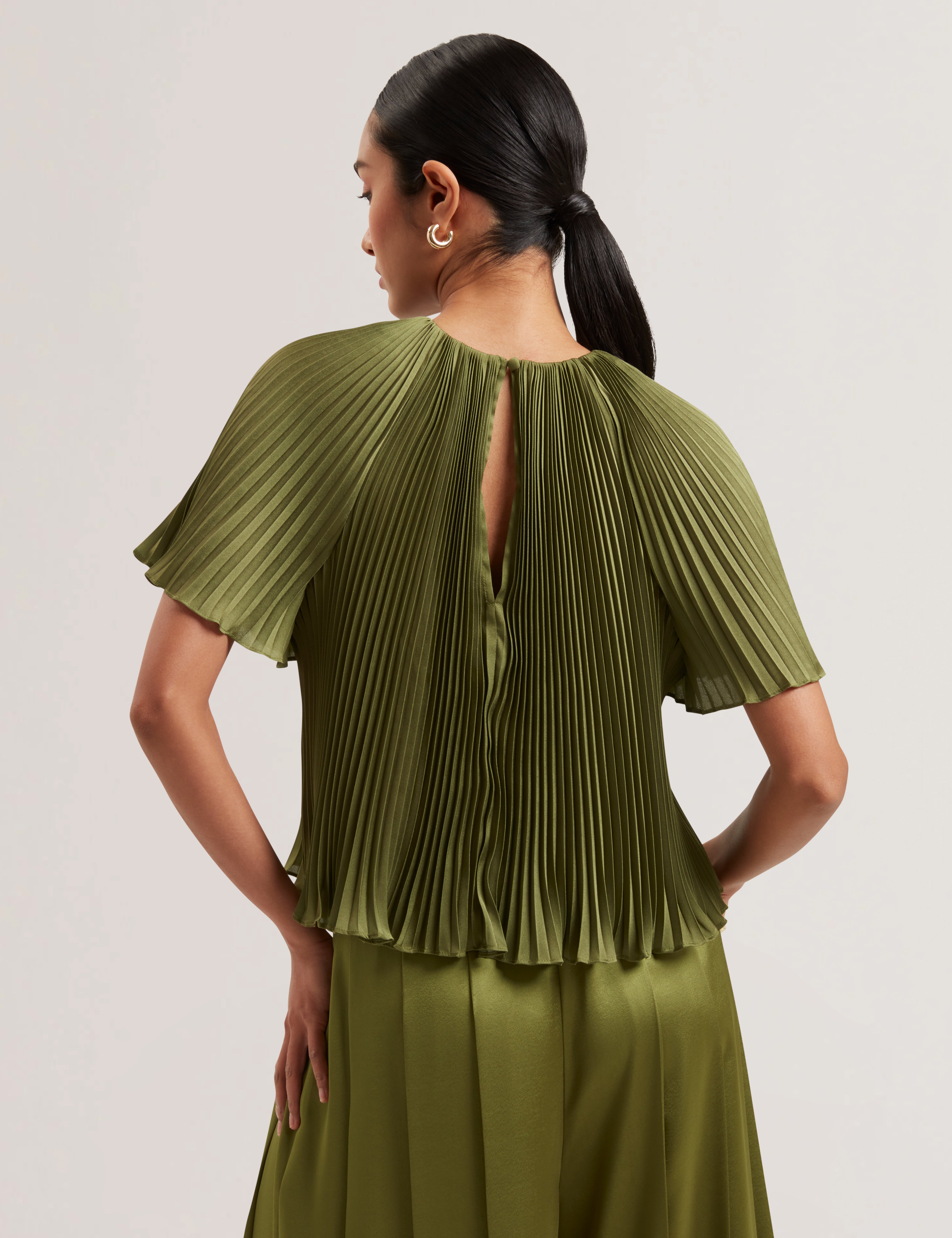 Women's LIONAA-Pleated Short Sleeve Blouse