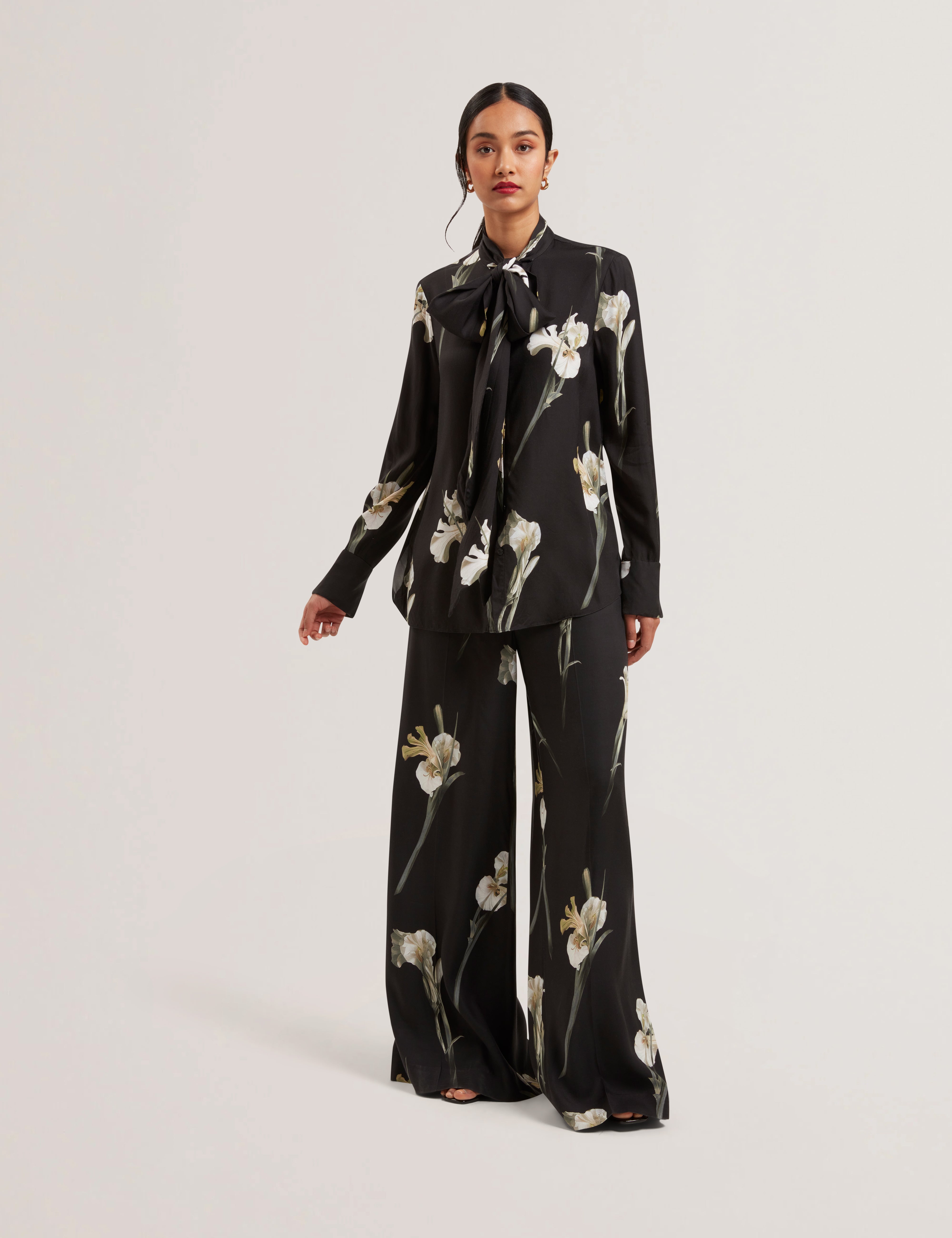 Women's ZAKIIER-Printed Scarf Detail Long Sleeve Blouse