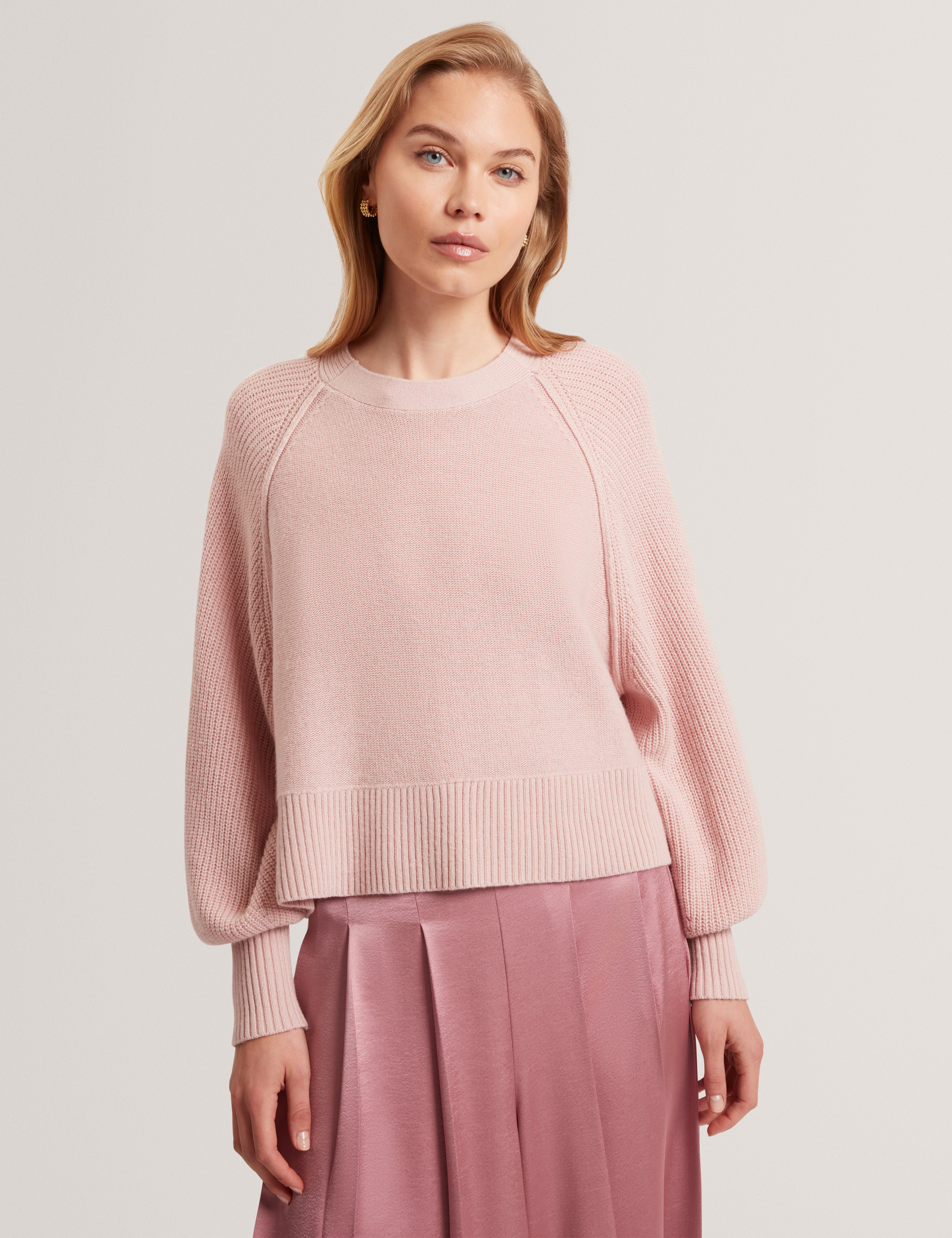 VICCKII: Crew Neck Knitted Jumper