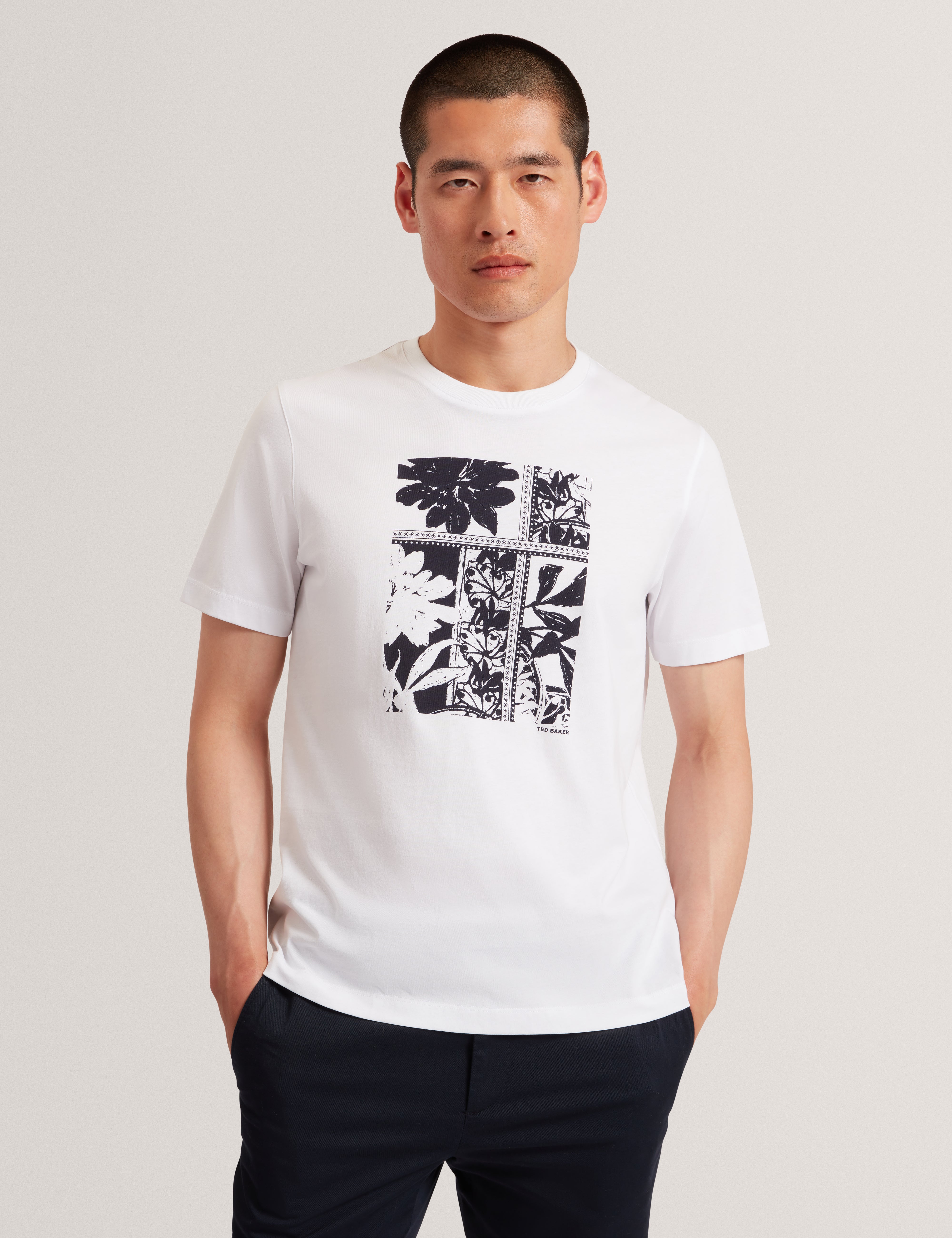 KONEY: SS Floral Box Print T-Shirt