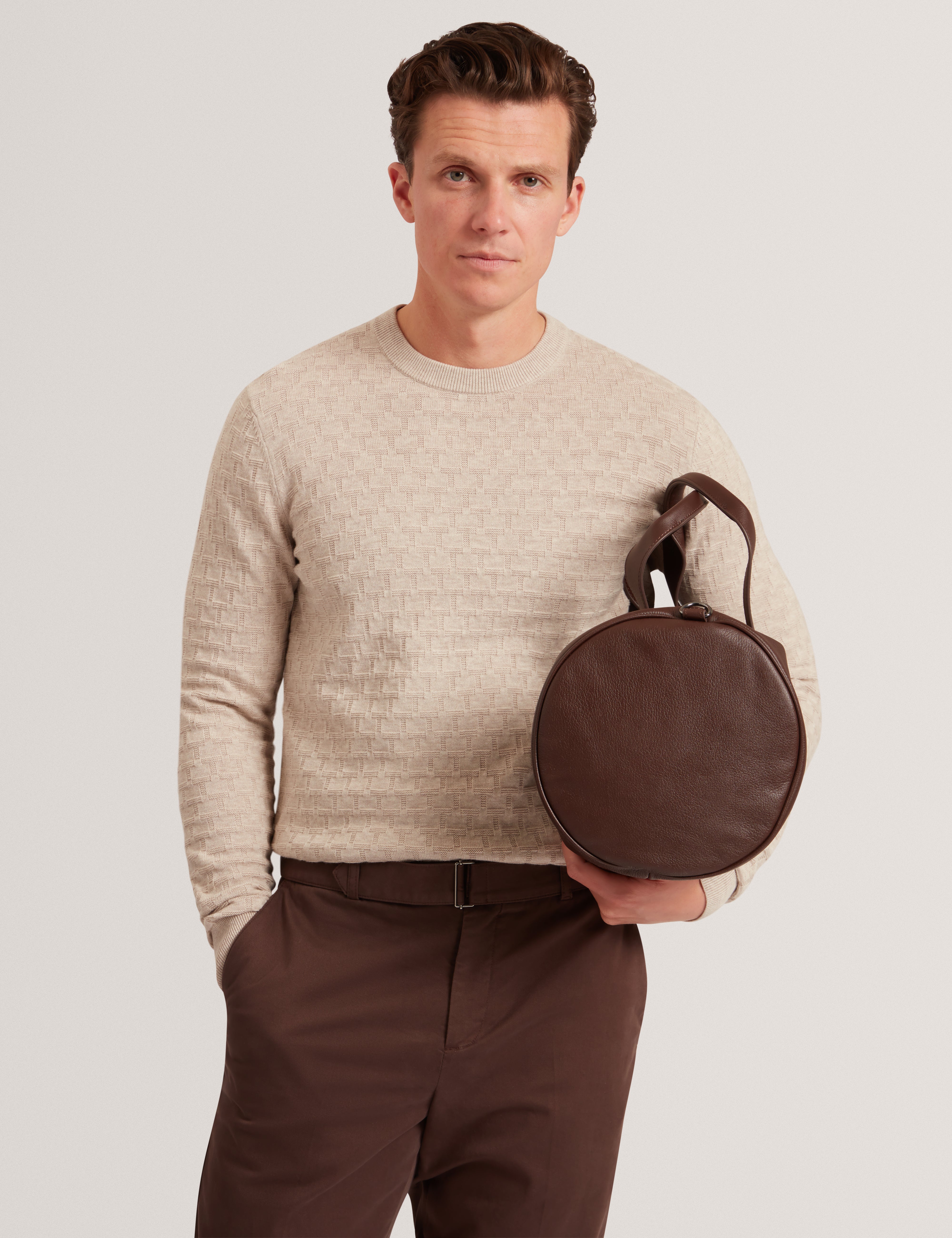 SAINSY: T Stitch Crew Neck