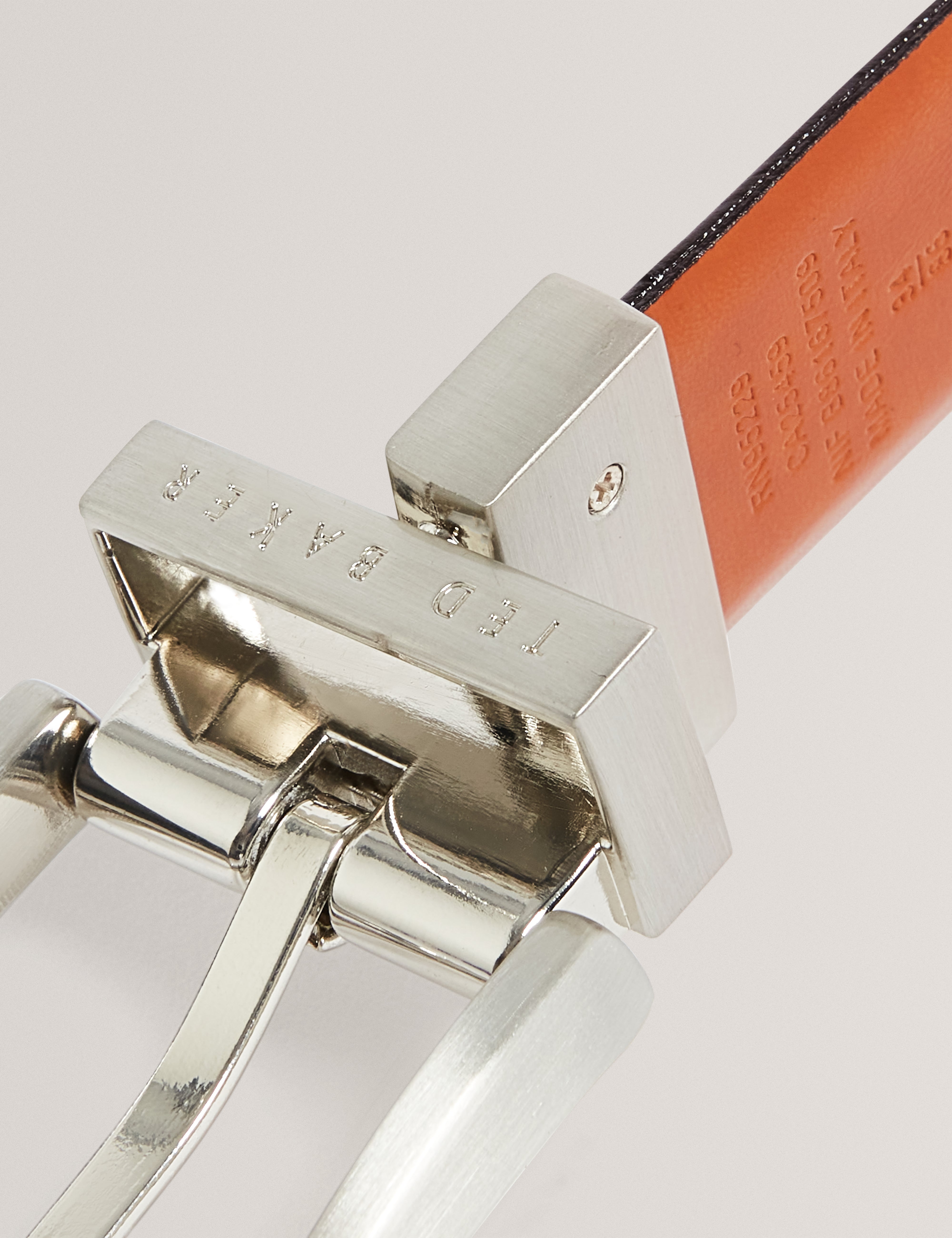KARMER: Reversible Leather Belt