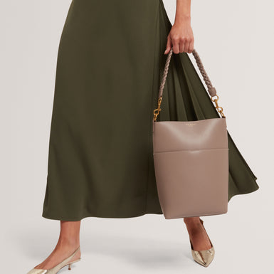 WANNDA: Weave Handle Leather Medium Bucket Bag