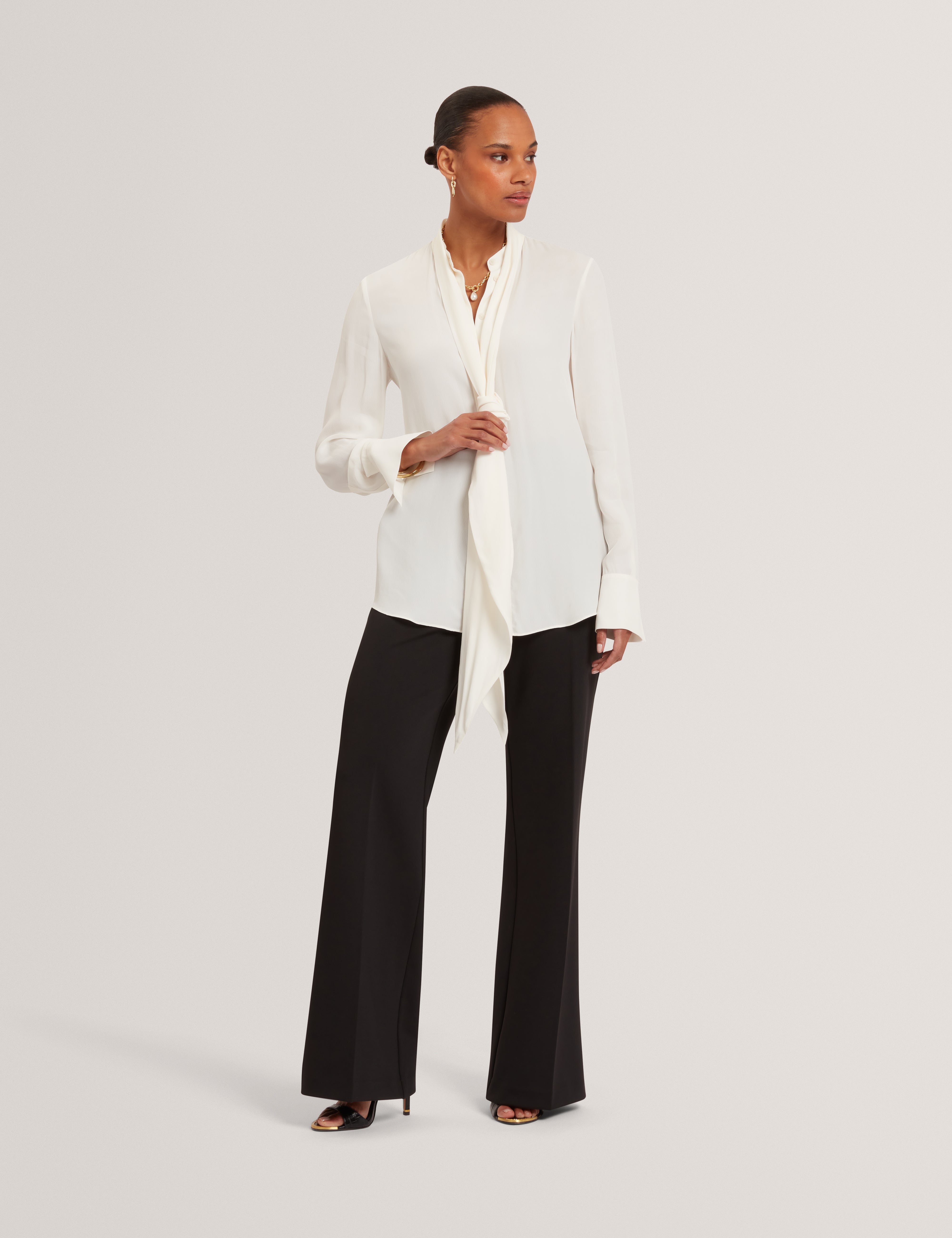 INDRIV: High Waisted Flare Trouser