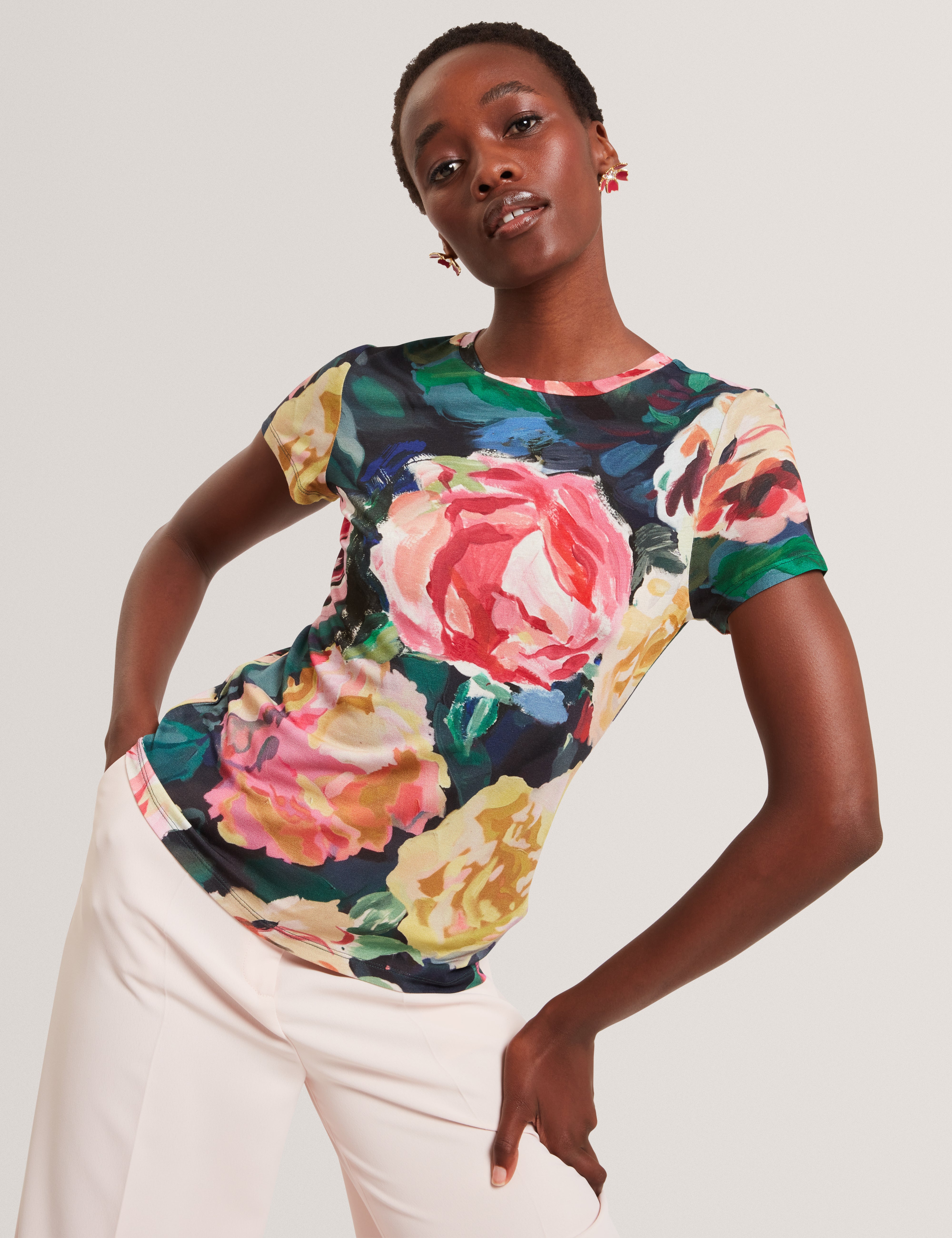 MAYFLA: Printed Fitted Tee