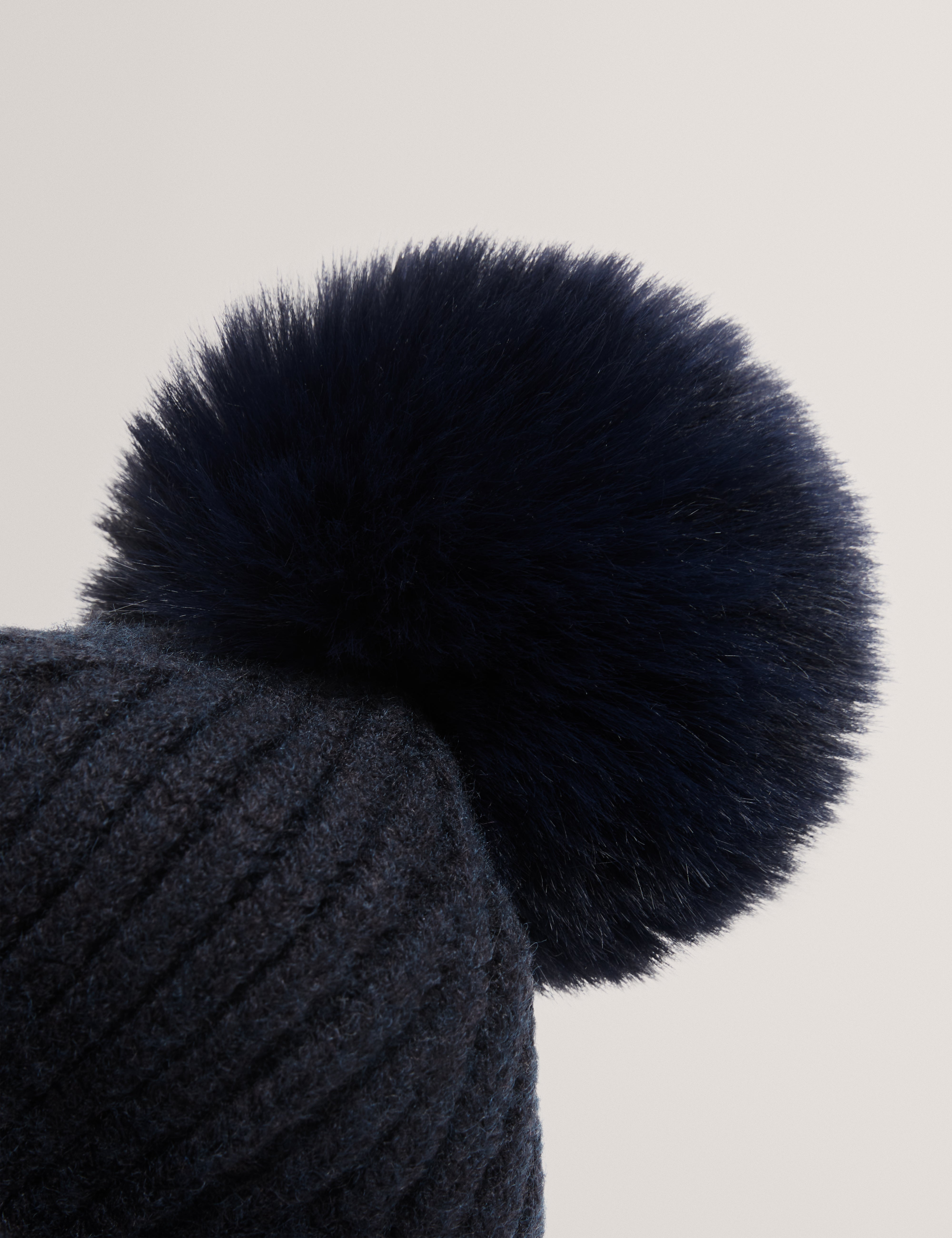 SERSHII: Colourblock Bobble Hat