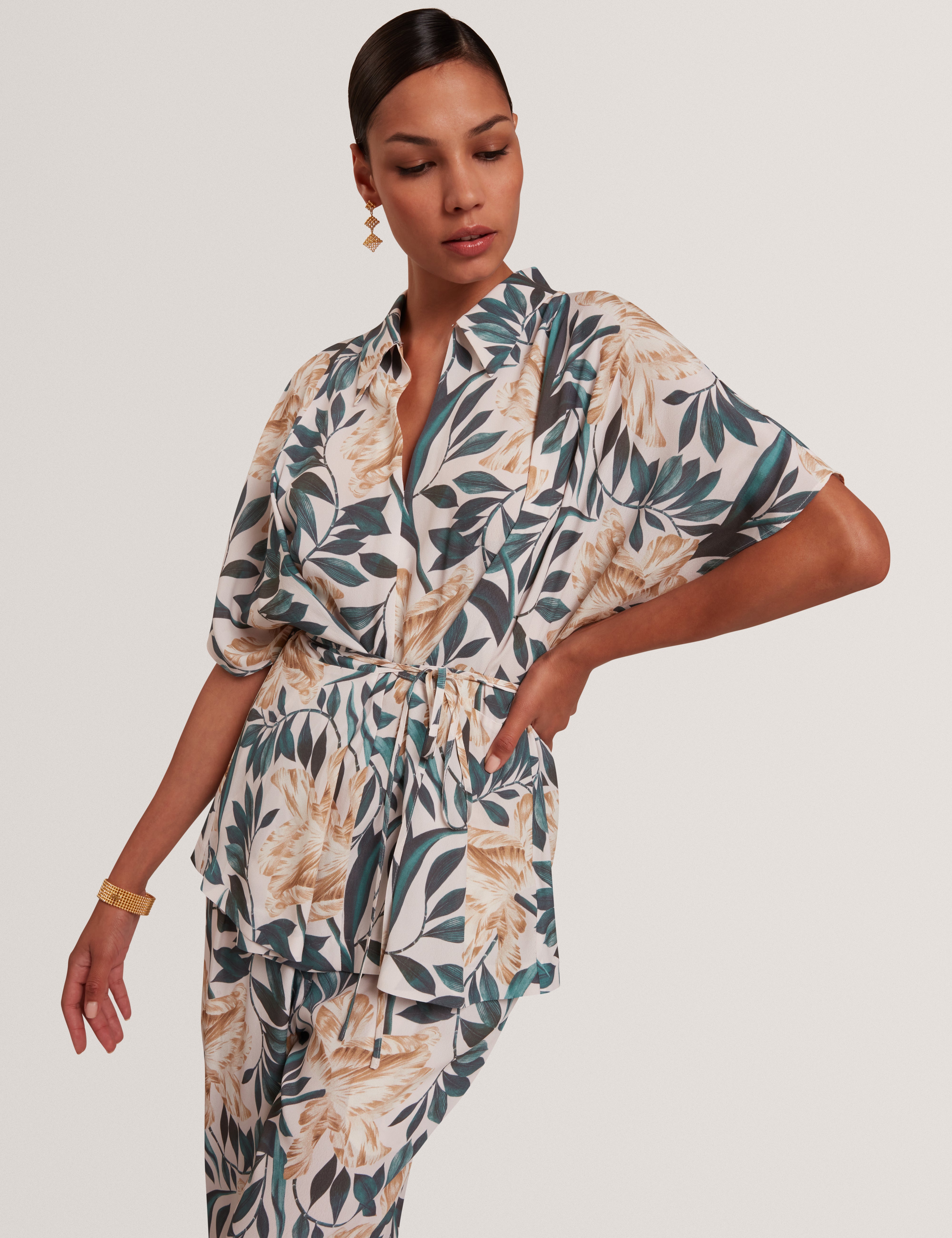 GEHMMA: Printed Tie Detail Shirt