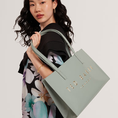 CRINELL: Elongated Crinkle Icon Bag