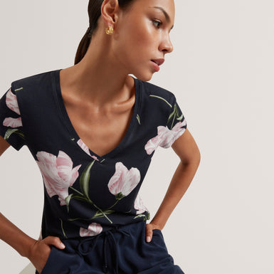 VAIILEY: Printed V Neck Fitted Tee