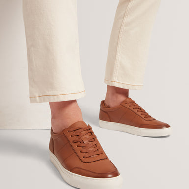 KERISON: Pebbled Leather Trainer