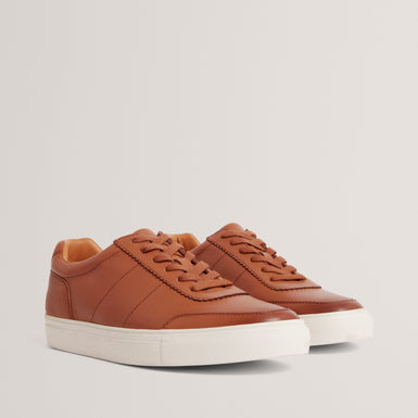 KERISON: Pebbled Leather Trainer