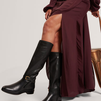 CLORETT: Belt Detail Riding Flat Boot