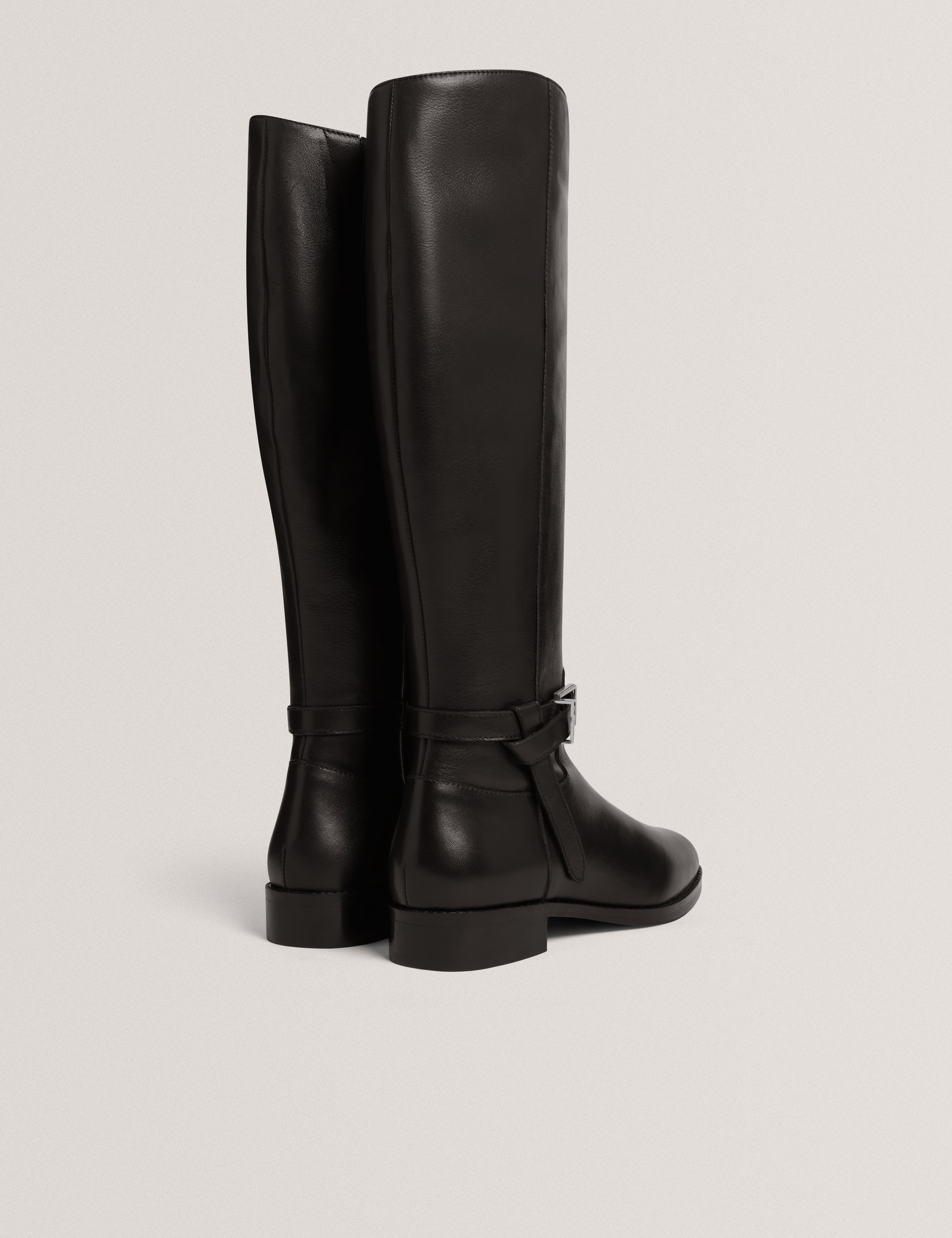 CLORETT: Belt Detail Riding Flat Boot