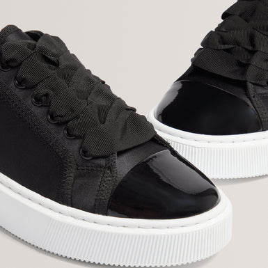 ZAIINA: Satin Trainer