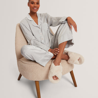 LOPPLY: Faux Fur Cross Over Slipper