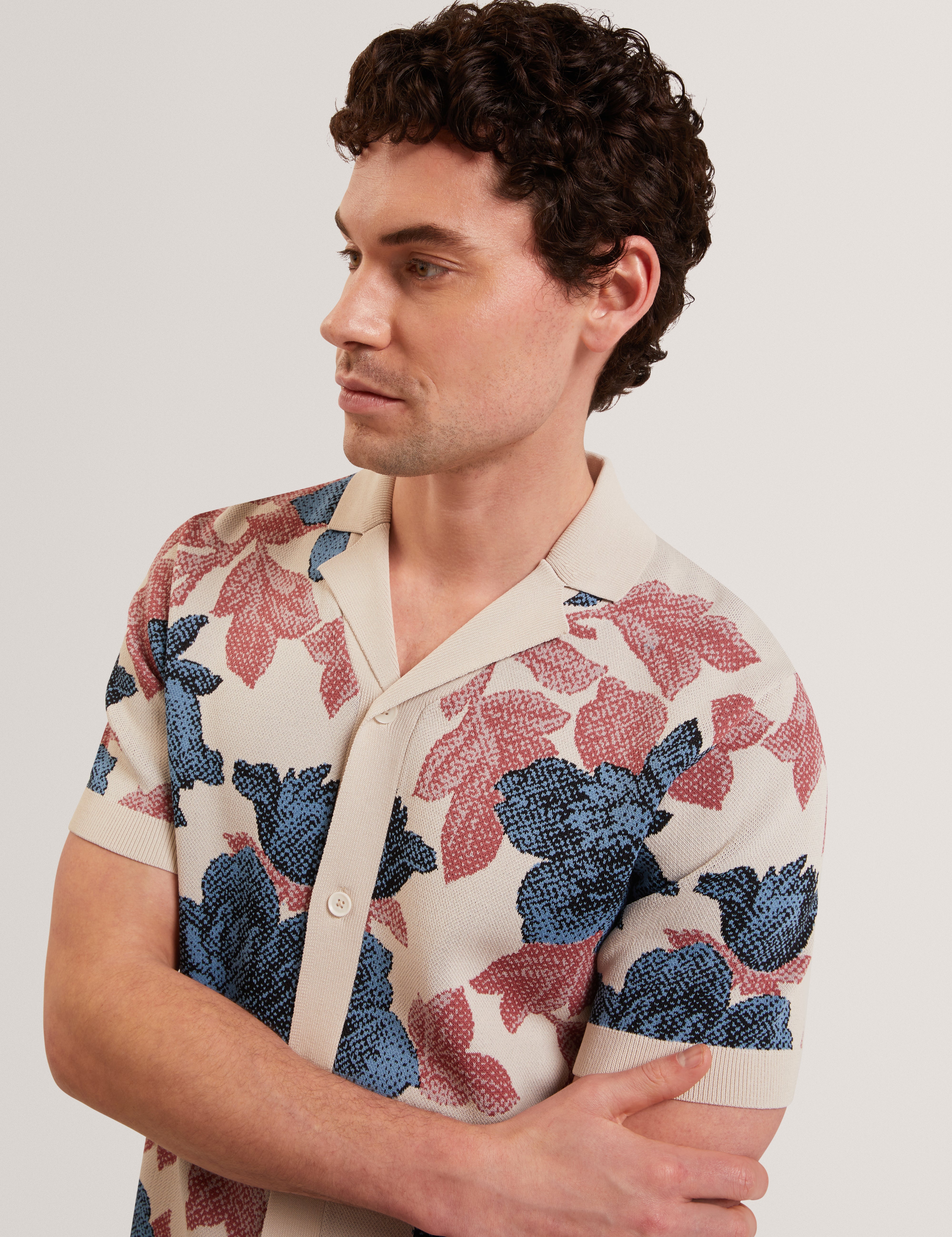 ASHQARA: Ss Relaxed Floral Button Through Polo