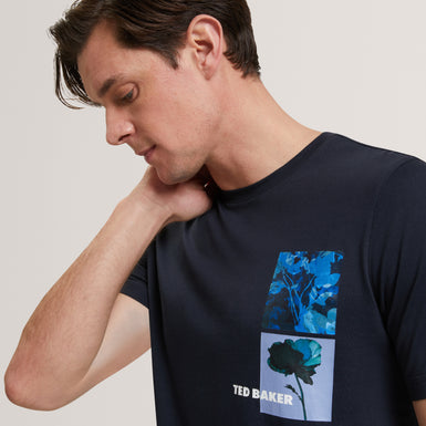 FLORAEN: Ss Chest Graphic T-Shirt