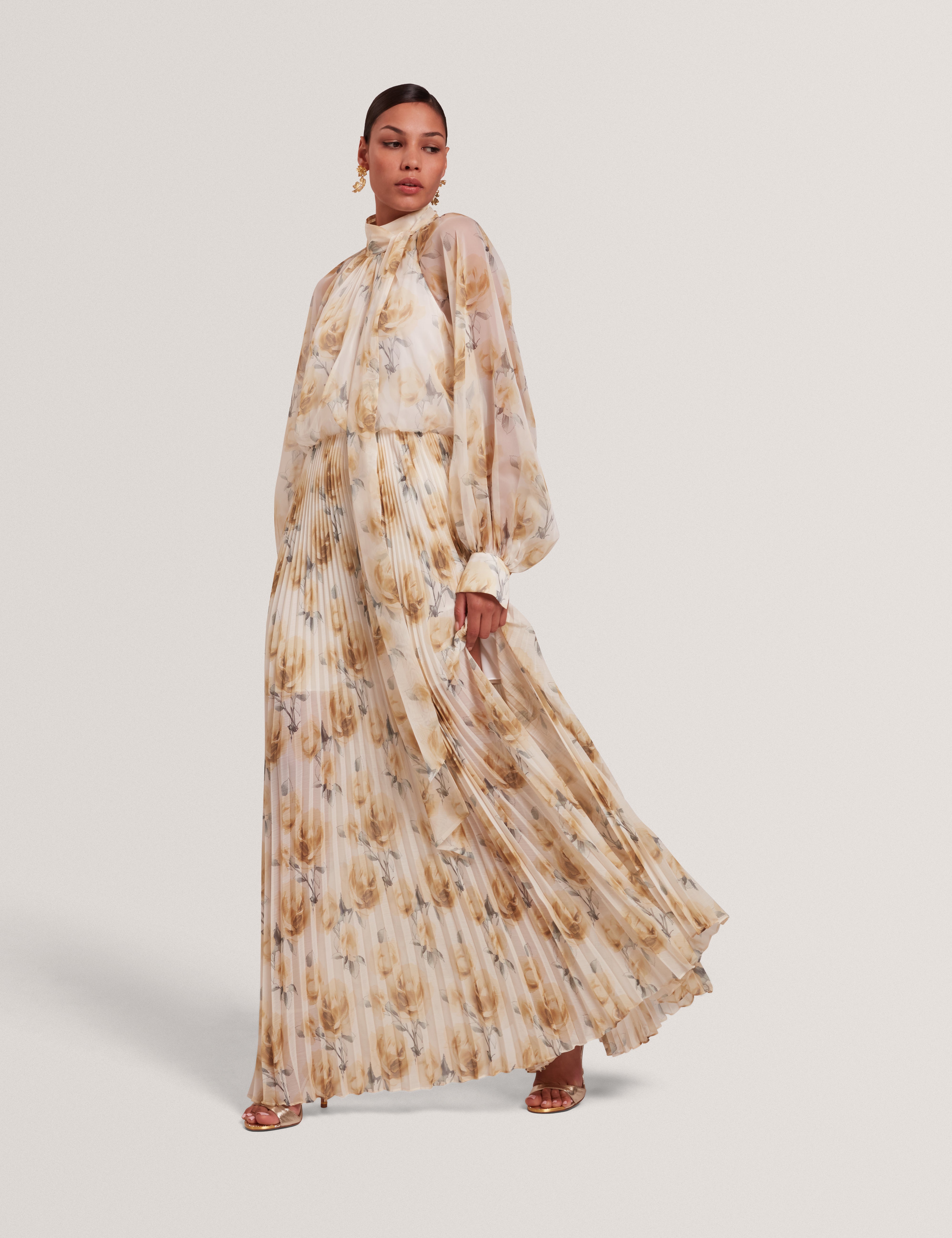 PATSIE: Tie Detail Long Sleeve Floral Maxi Dress