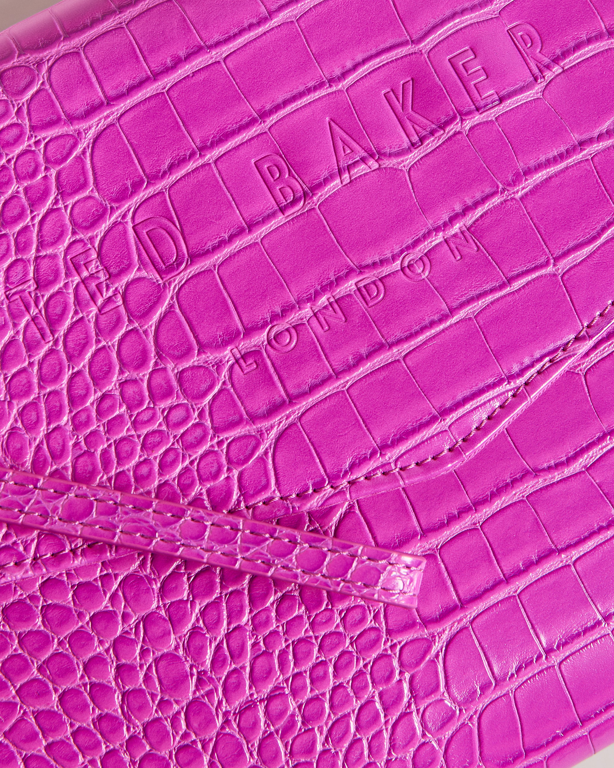 Women's Crocey-Croc Effect Envelope Pouch Brt-Pink