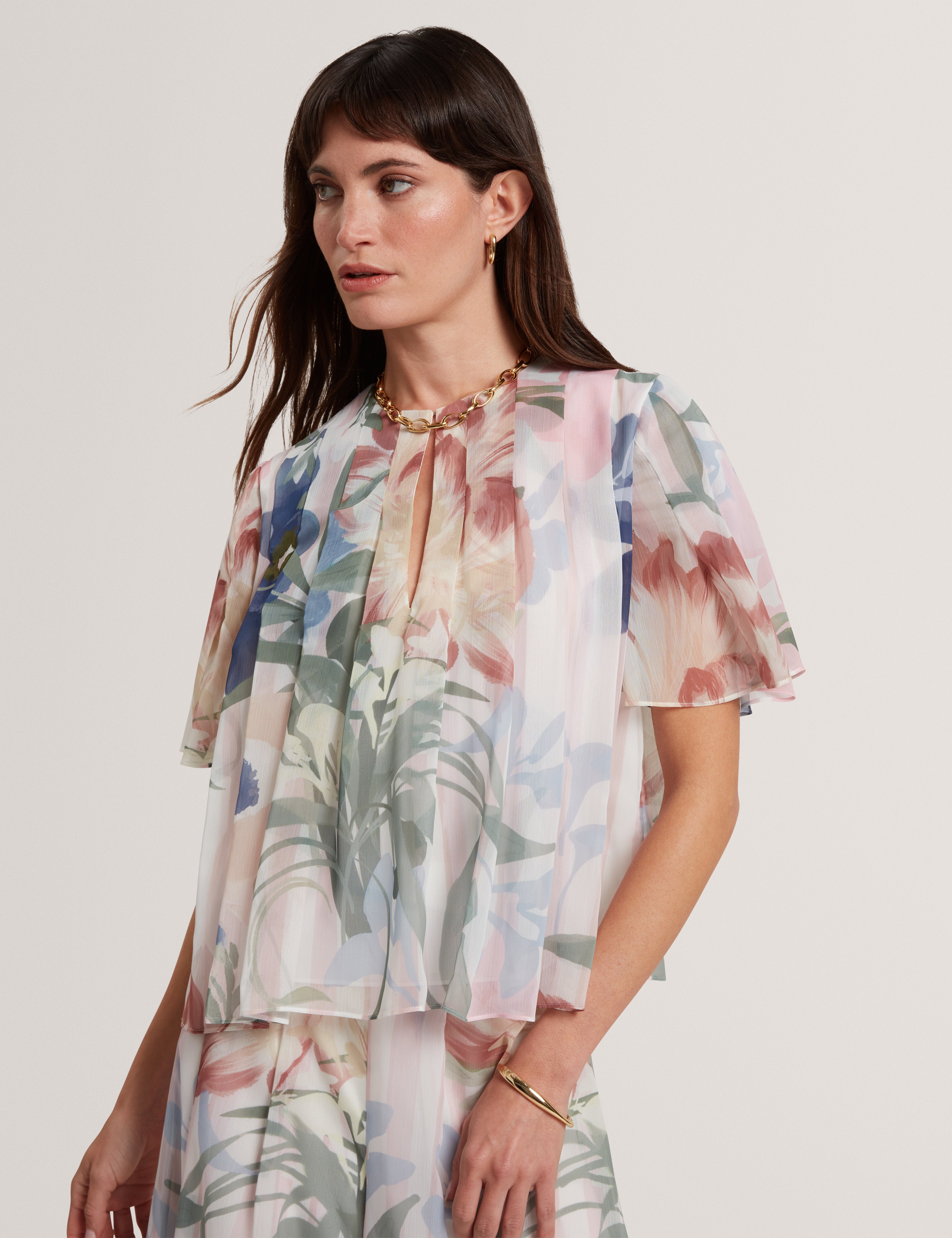 NANSII: Pleated Angel Sleeve Printed Top