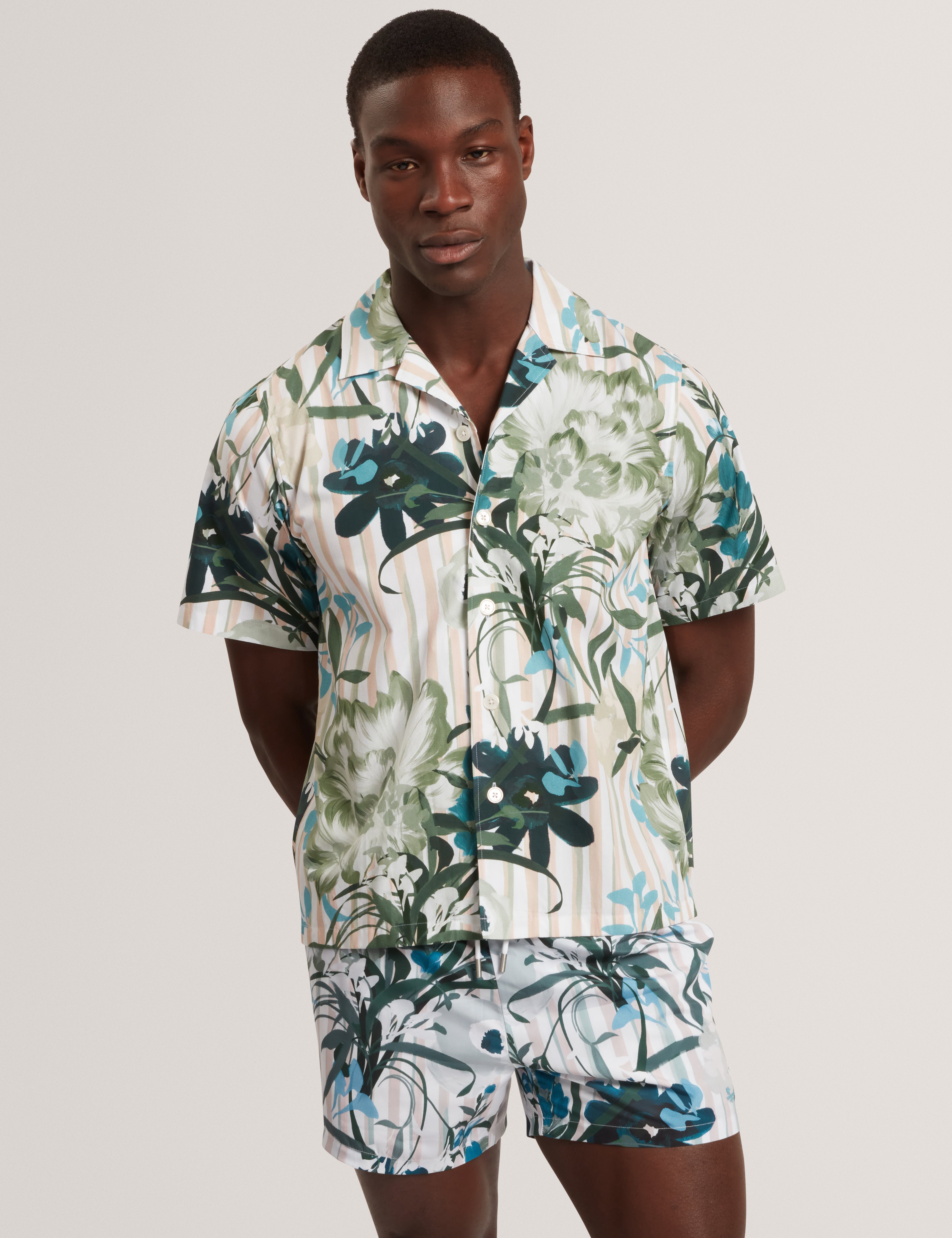 ANUKIS: Ss Placement Floral Stripe