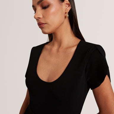 RONELLA: Scoop Neck Knitted Mini Dress