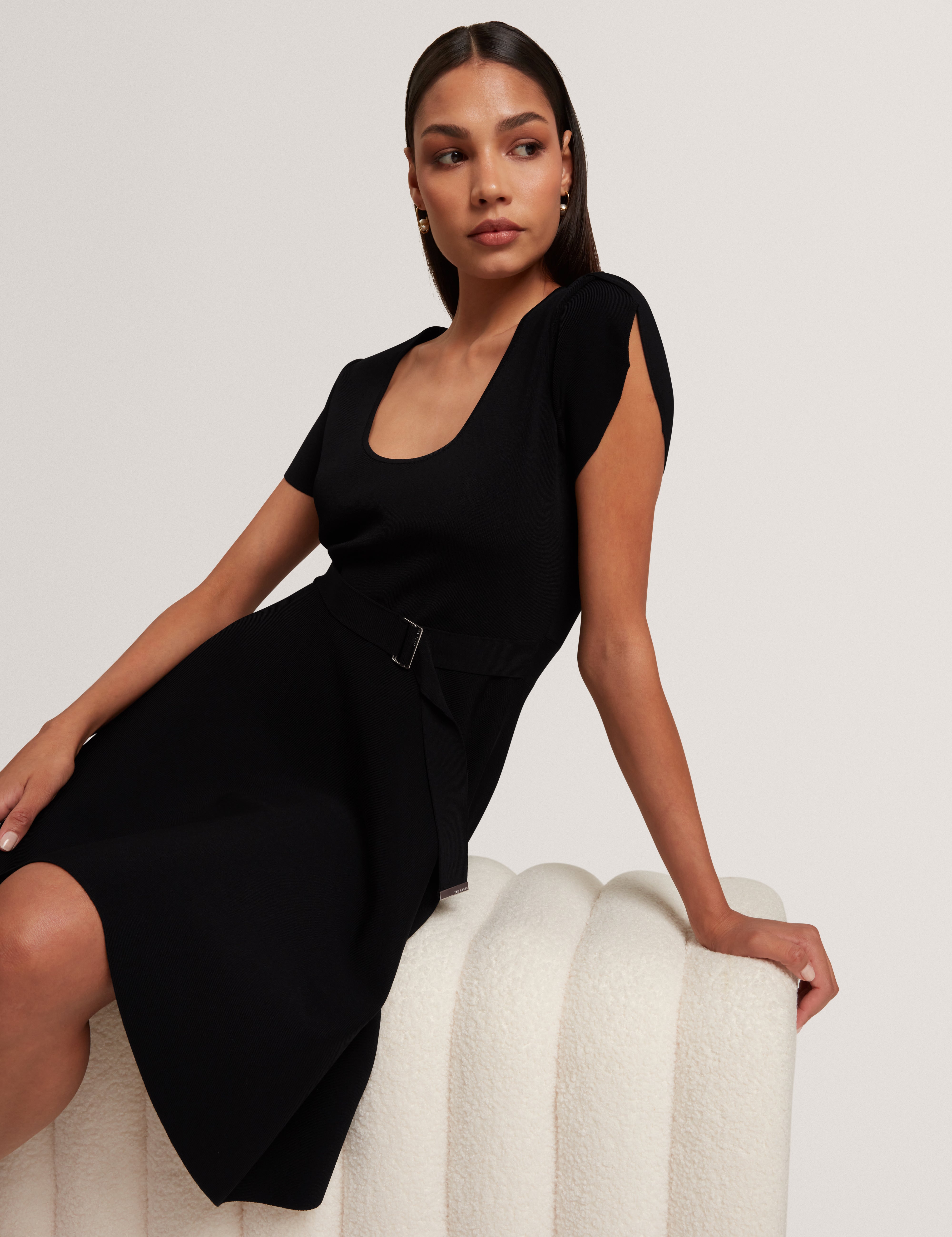 RONELLA: Scoop Neck Knitted Mini Dress