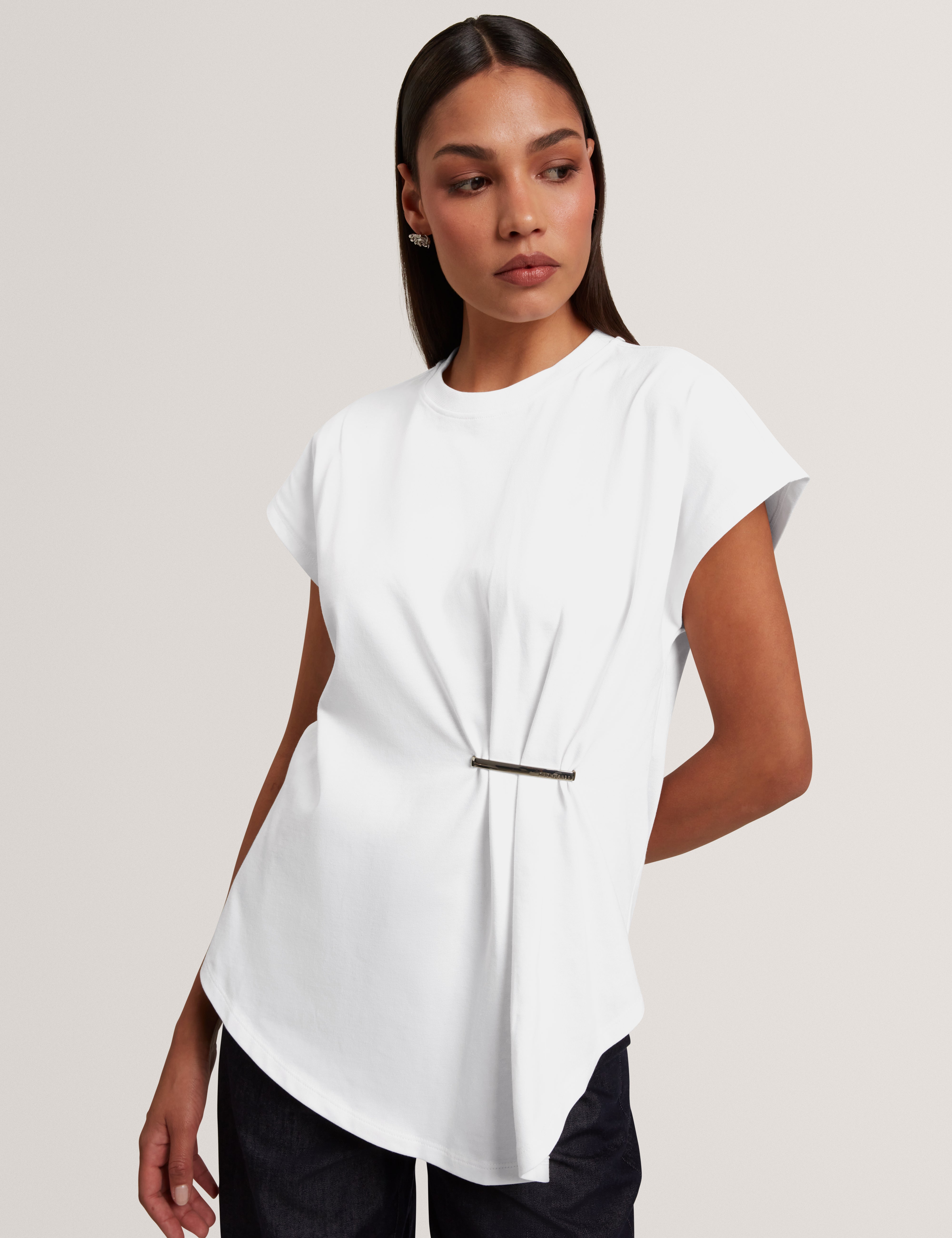 TEALLY: Metal Trim Gathered Short Sleeve T-Shirt