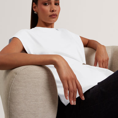 TEALLY: Metal Trim Gathered Short Sleeve T-Shirt