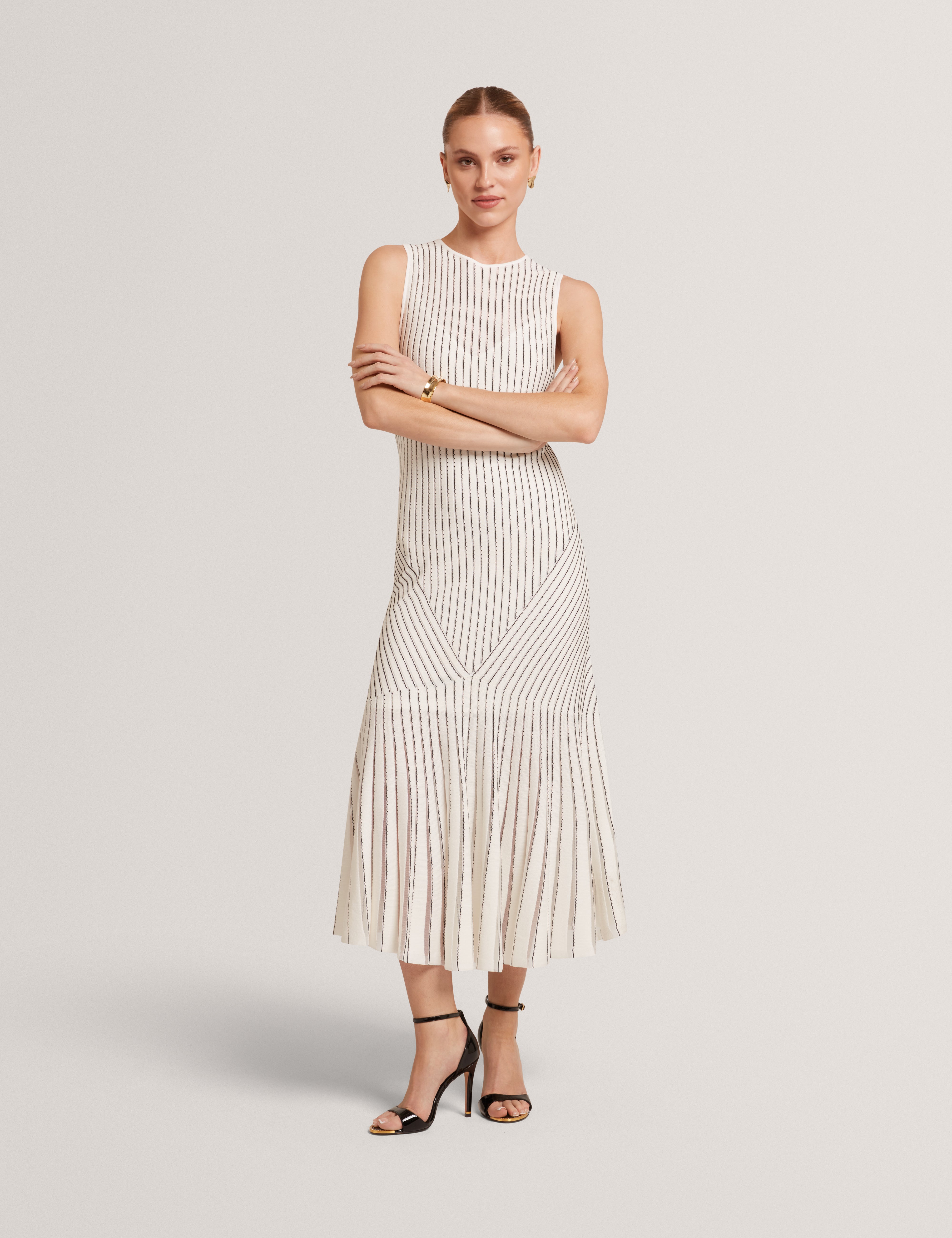 CASANDR: Stitch Detail Knitted Midi Dress