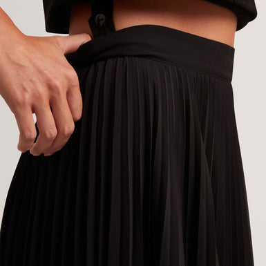 RADDIM: Strapless Boucle Top Pleated Maxi Dress
