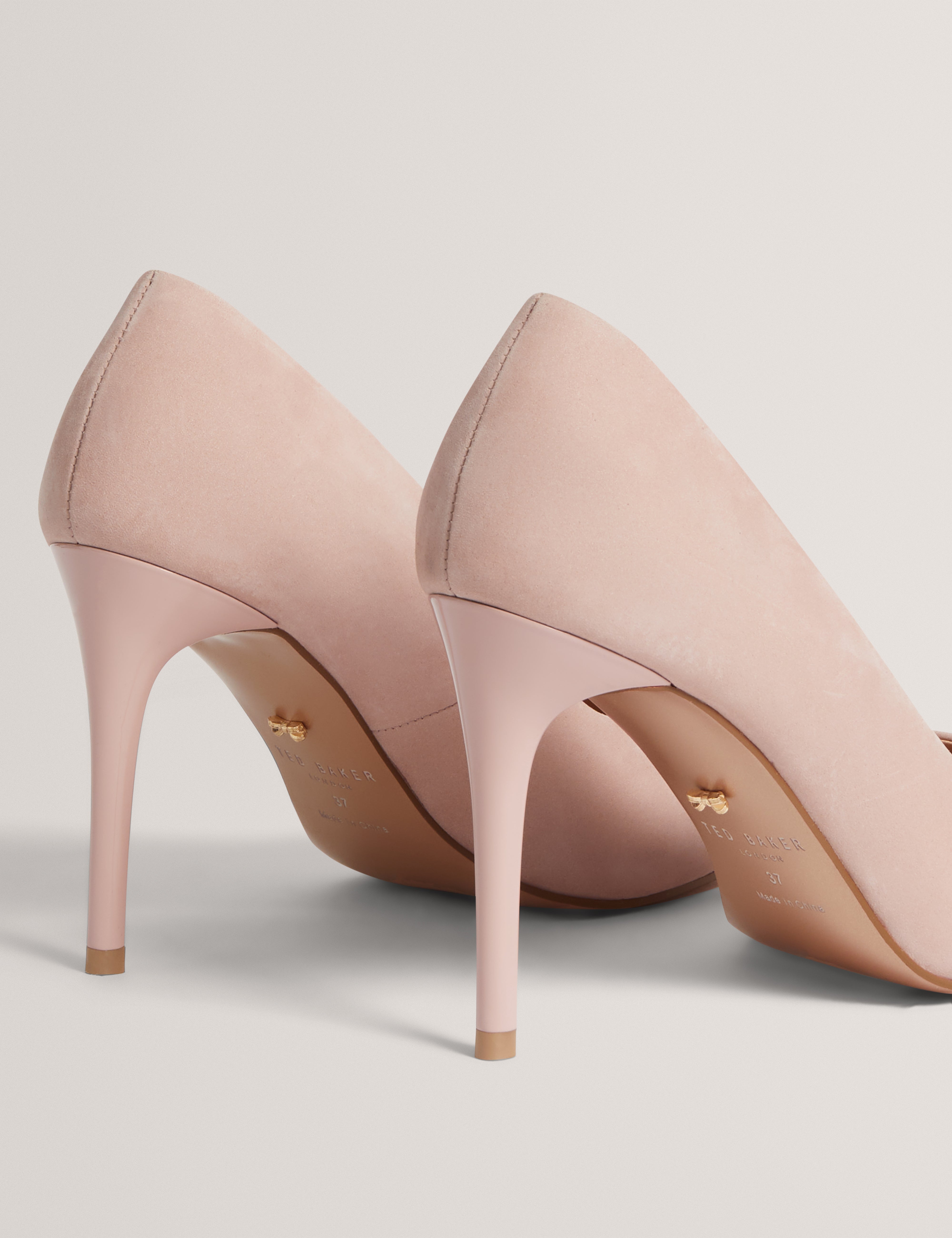 LIMTAR: Heeled Court Shoe