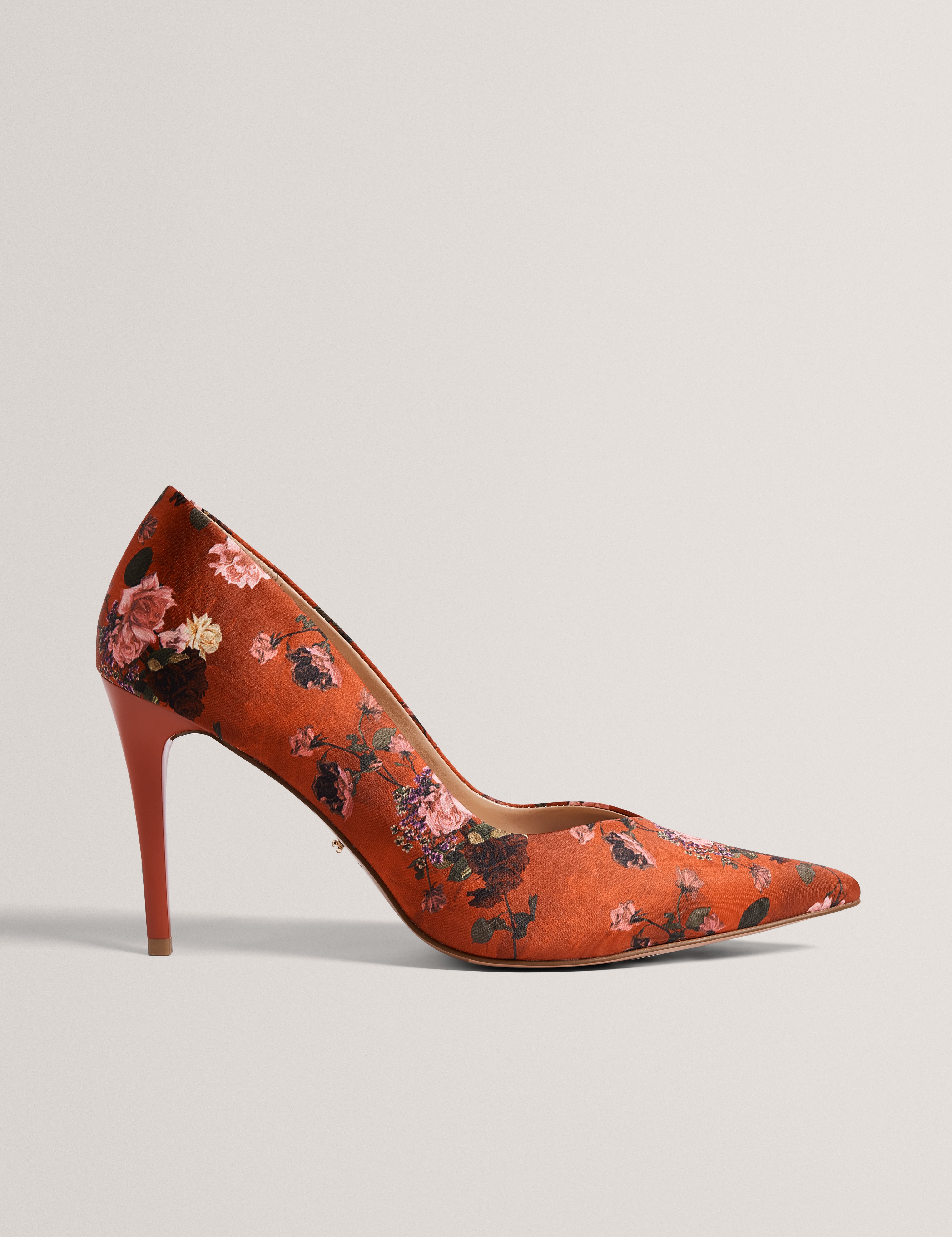LIMTINA: Heeled Court Shoe