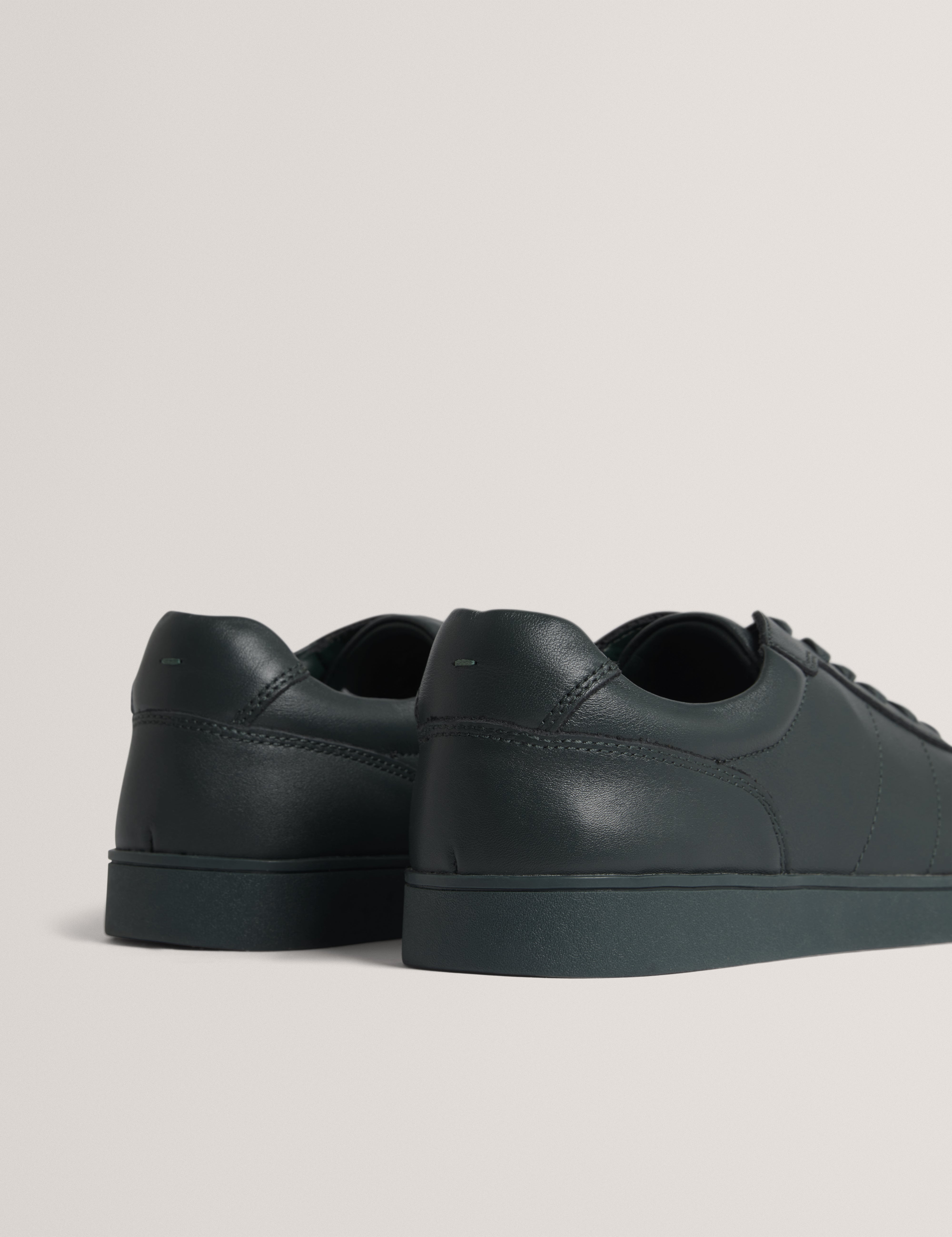 DOLNEY: Leather Trainer
