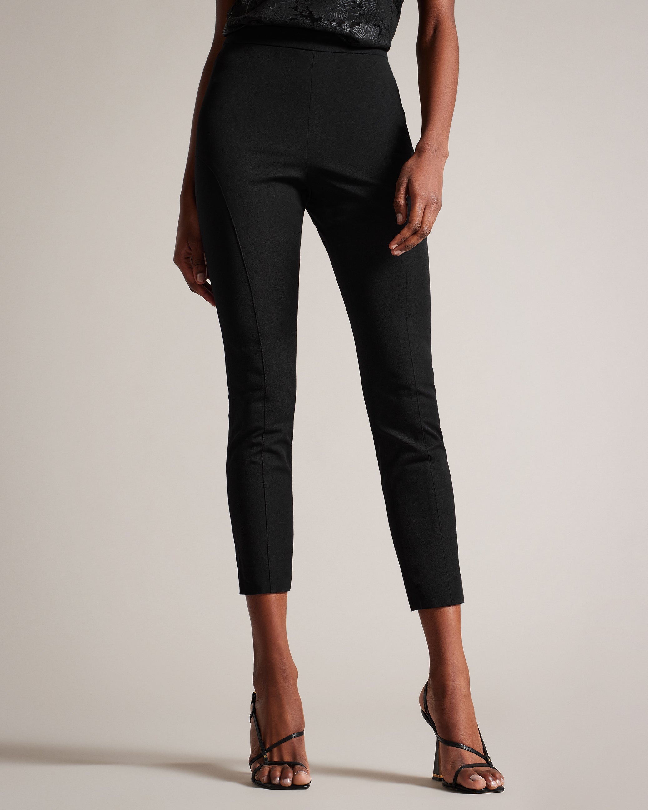 Women's Calya-Legging With Seam Detail Black