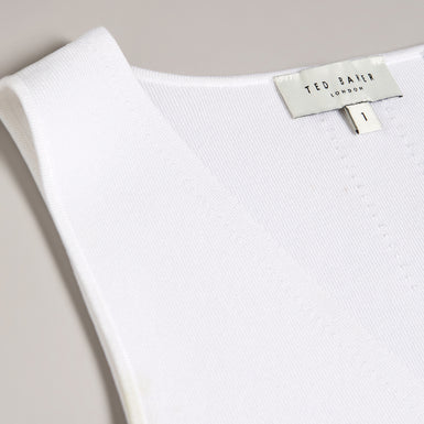 Women's Sarhaa-Knitted V Neck Fitted Vest White