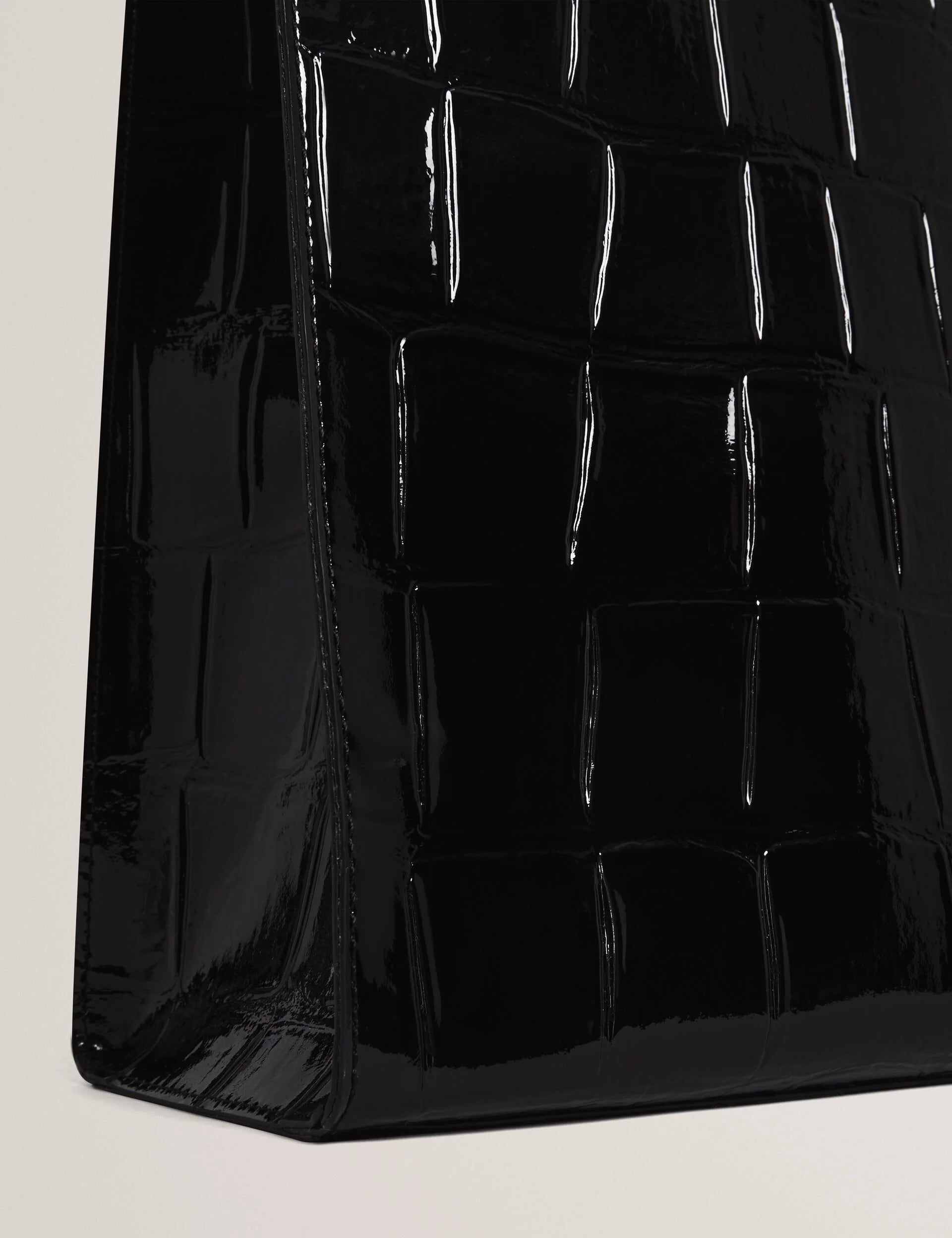 VANNDA: Croc Effect Large Icon Bag