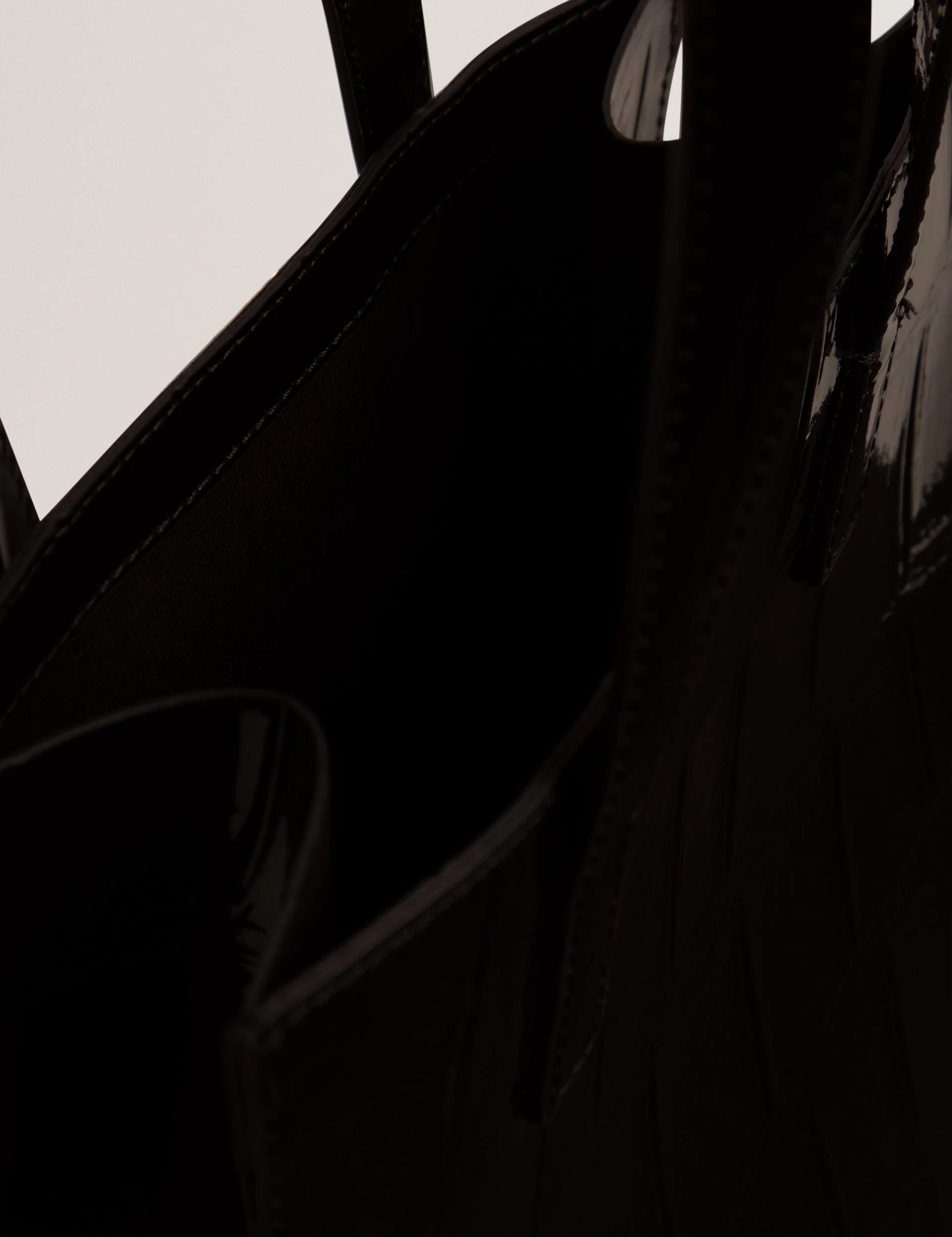 VIVANAA: Croc Effect Small Icon Bag