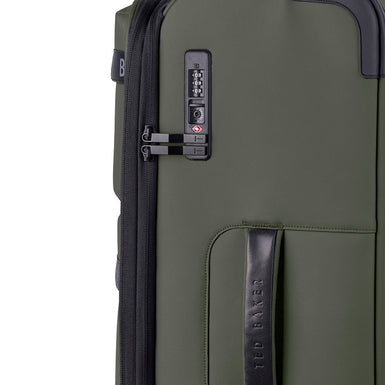 QUANTUM: Medium 4 Wheel Trolley Case Green