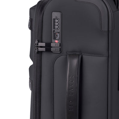 QUANTUM: 4 Wheel Carry On Trolley Case Black