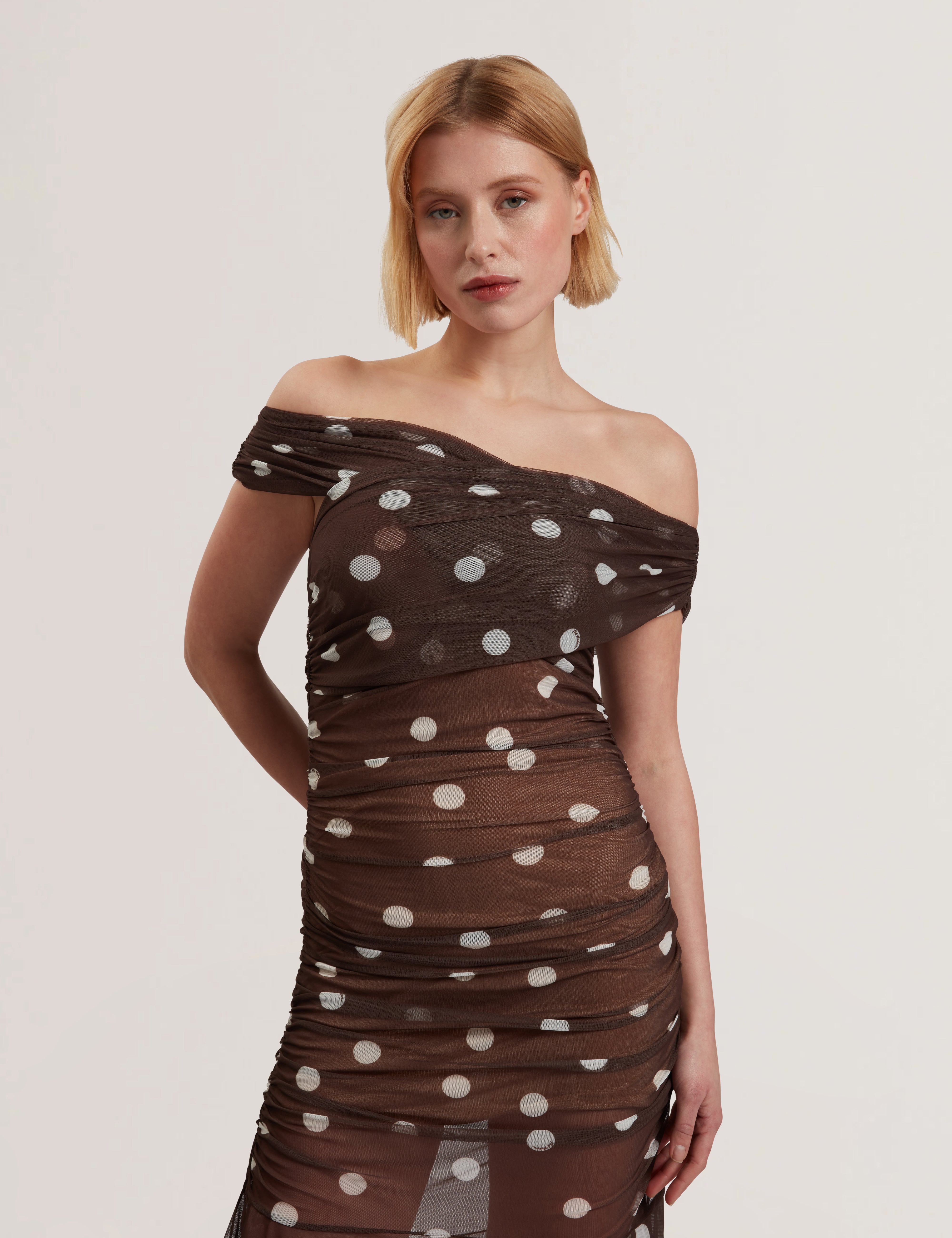 Women's TILDAHH-Cross Over Neck Printed Mesh