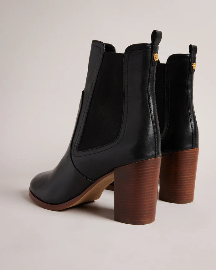 Women's Daphina Black