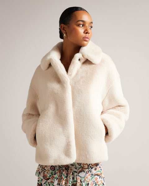 Riu リウ Fur short coat Women's Liliam-Short Faux Fur Coat Rounded Collar Ivory – Poseidon
