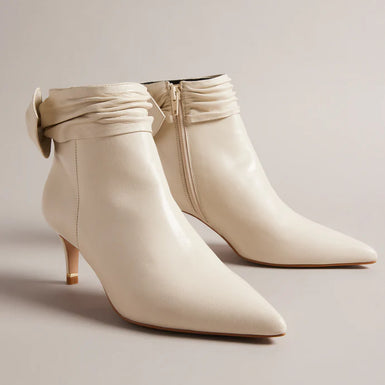 Women's Yonas Natural