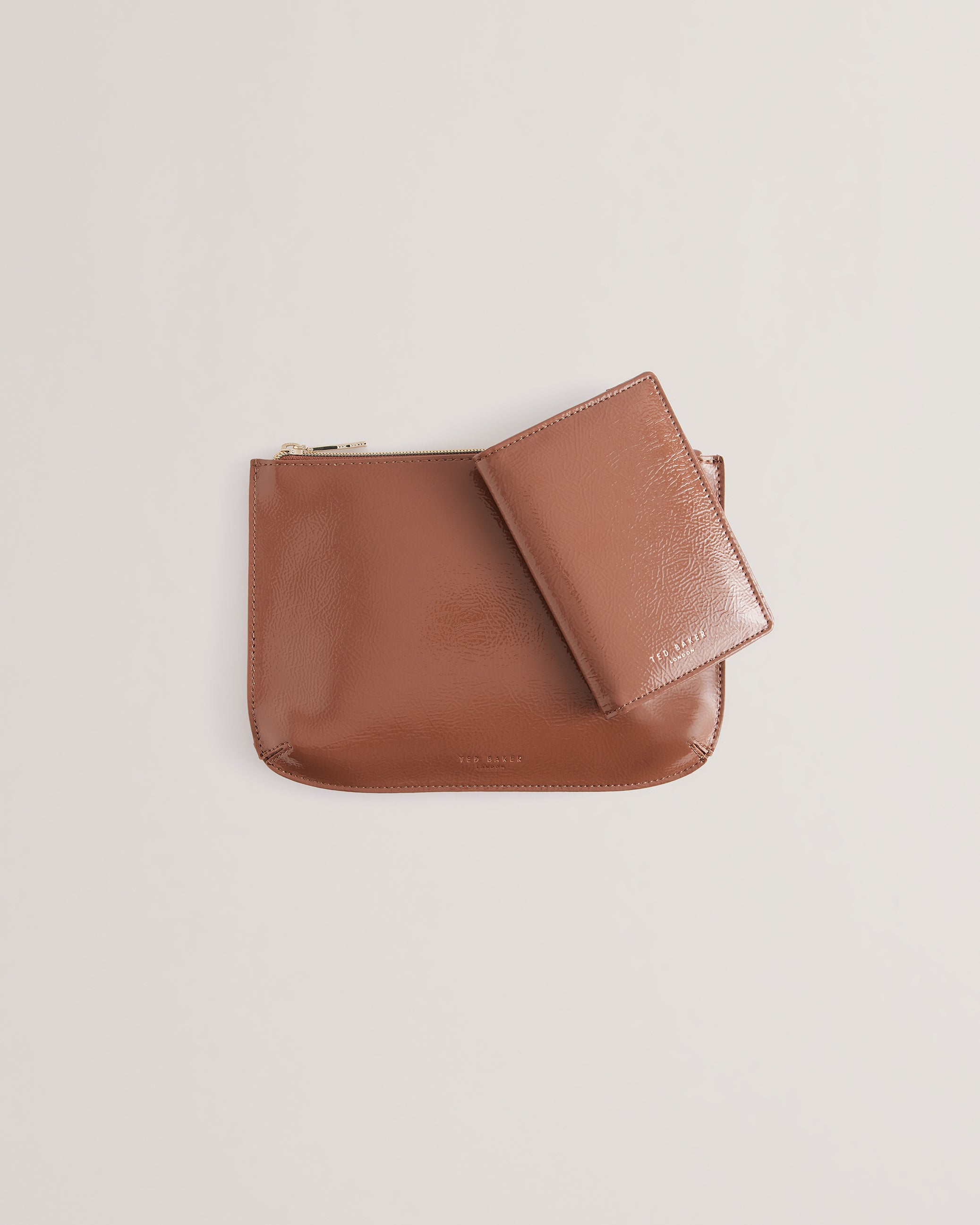 Women's Kelliis-Crinkle Patent Pouch & Passport Taupe